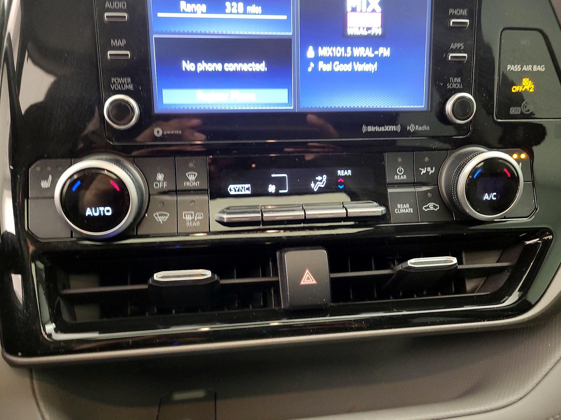 Thumbnail: 2020 Toyota Highlander - 16