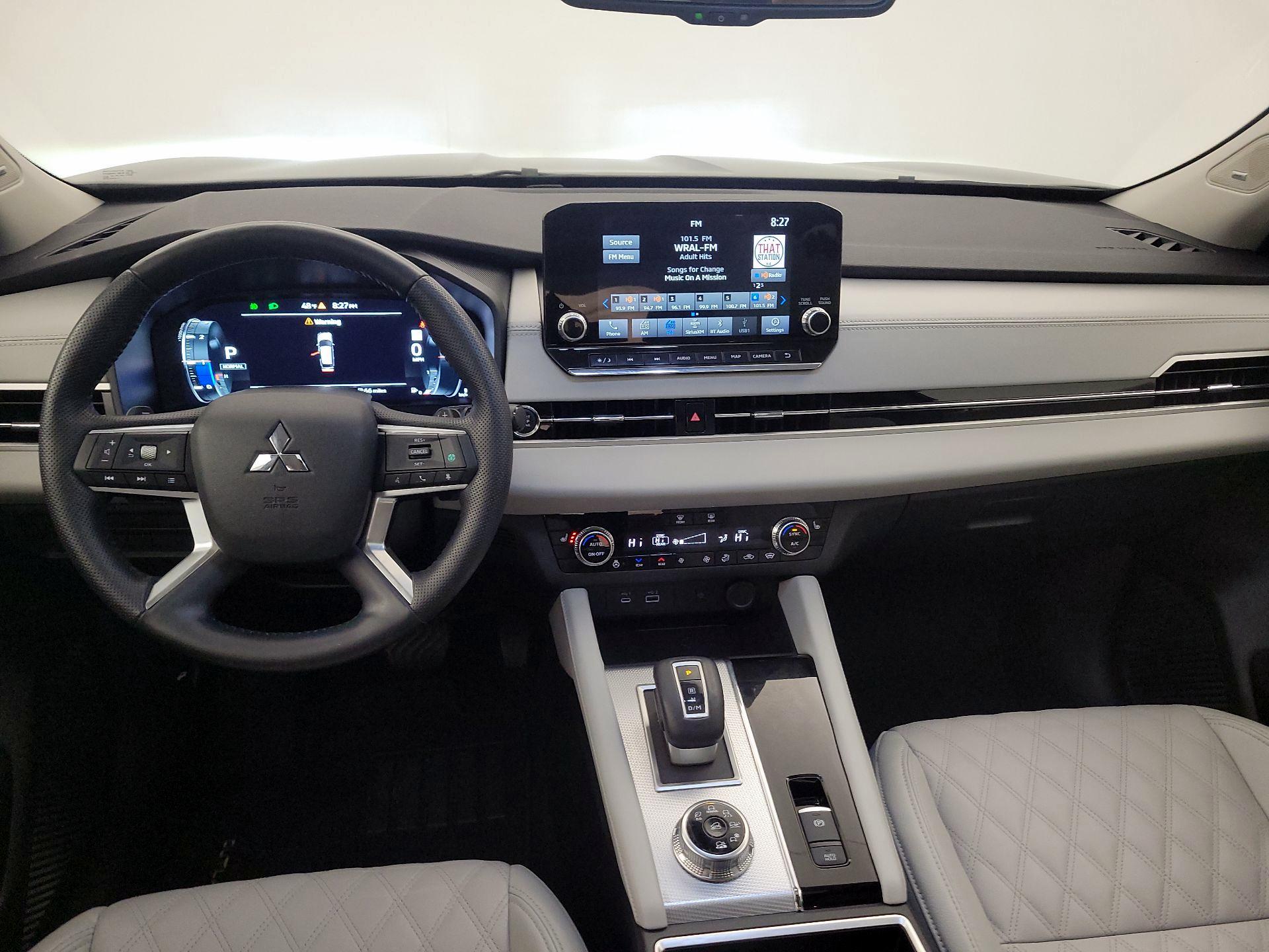 Thumbnail: 2024 Mitsubishi Outlander - 9