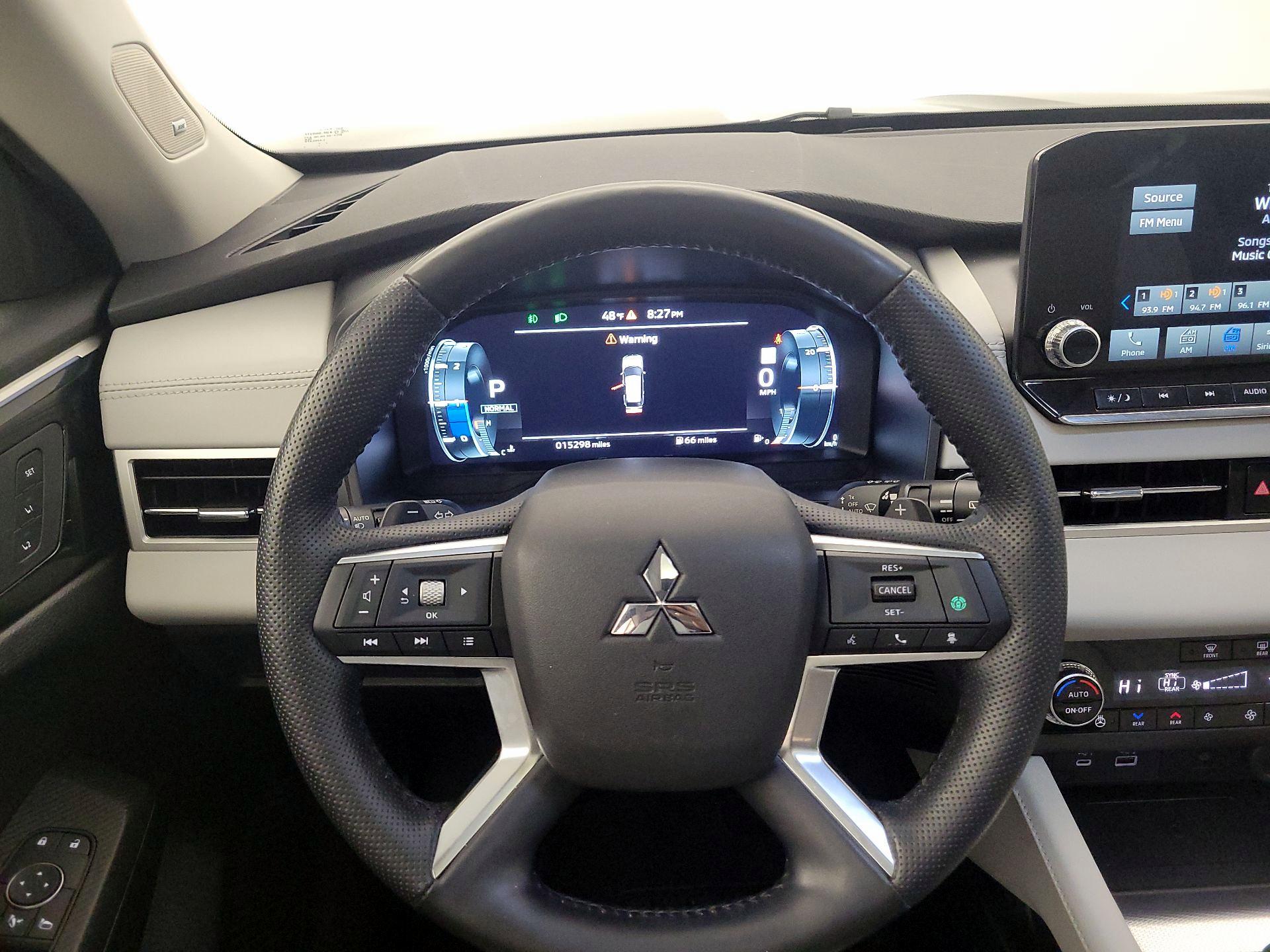 Thumbnail: 2024 Mitsubishi Outlander - 10