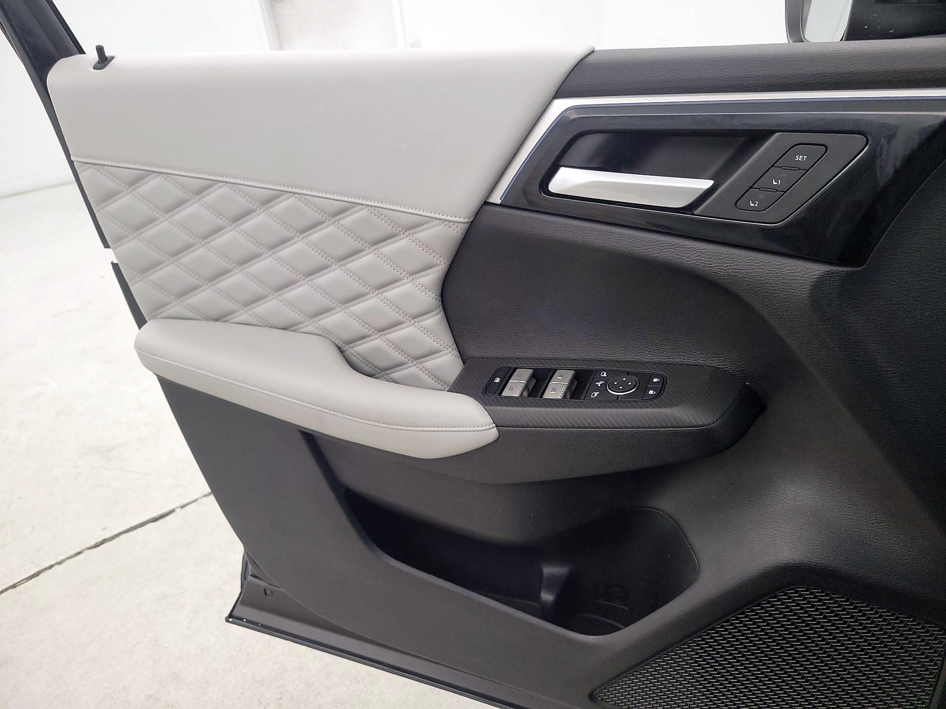 Thumbnail: 2024 Mitsubishi Outlander - 12