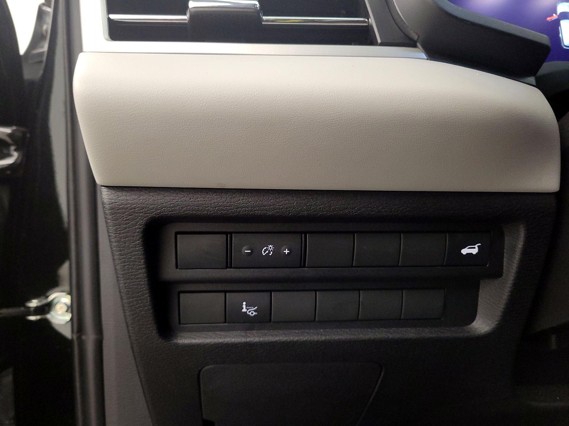 Thumbnail: 2024 Mitsubishi Outlander - 13