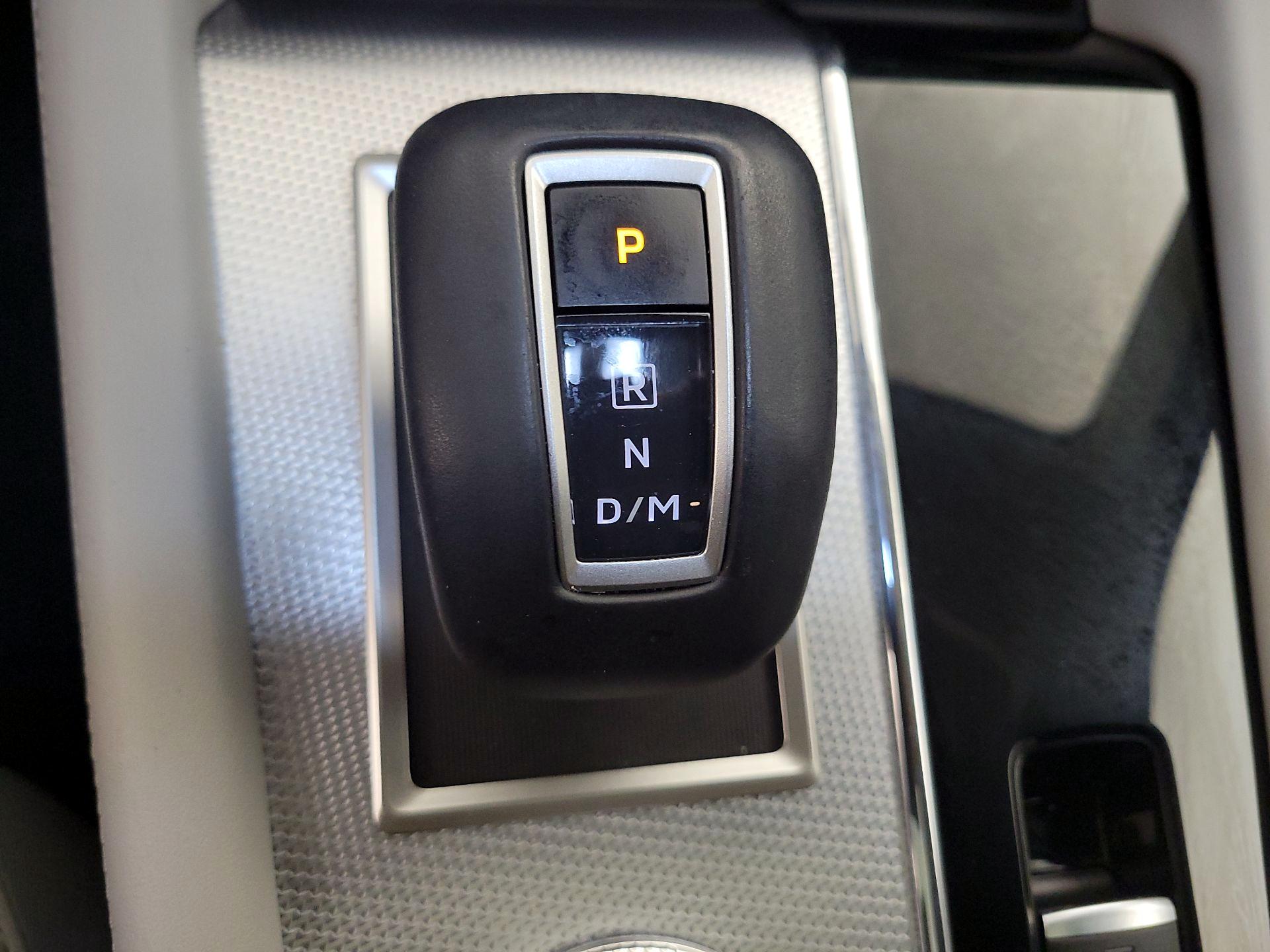 Thumbnail: 2024 Mitsubishi Outlander - 17