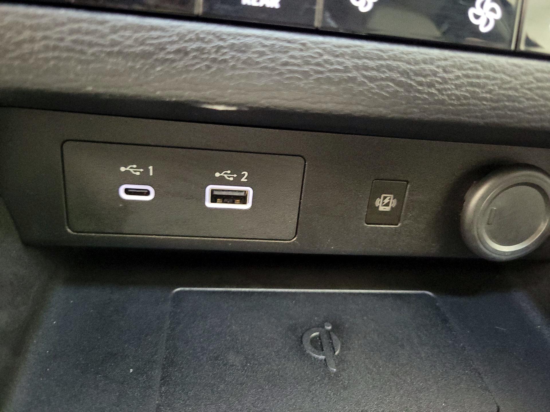 Thumbnail: 2024 Mitsubishi Outlander - 18