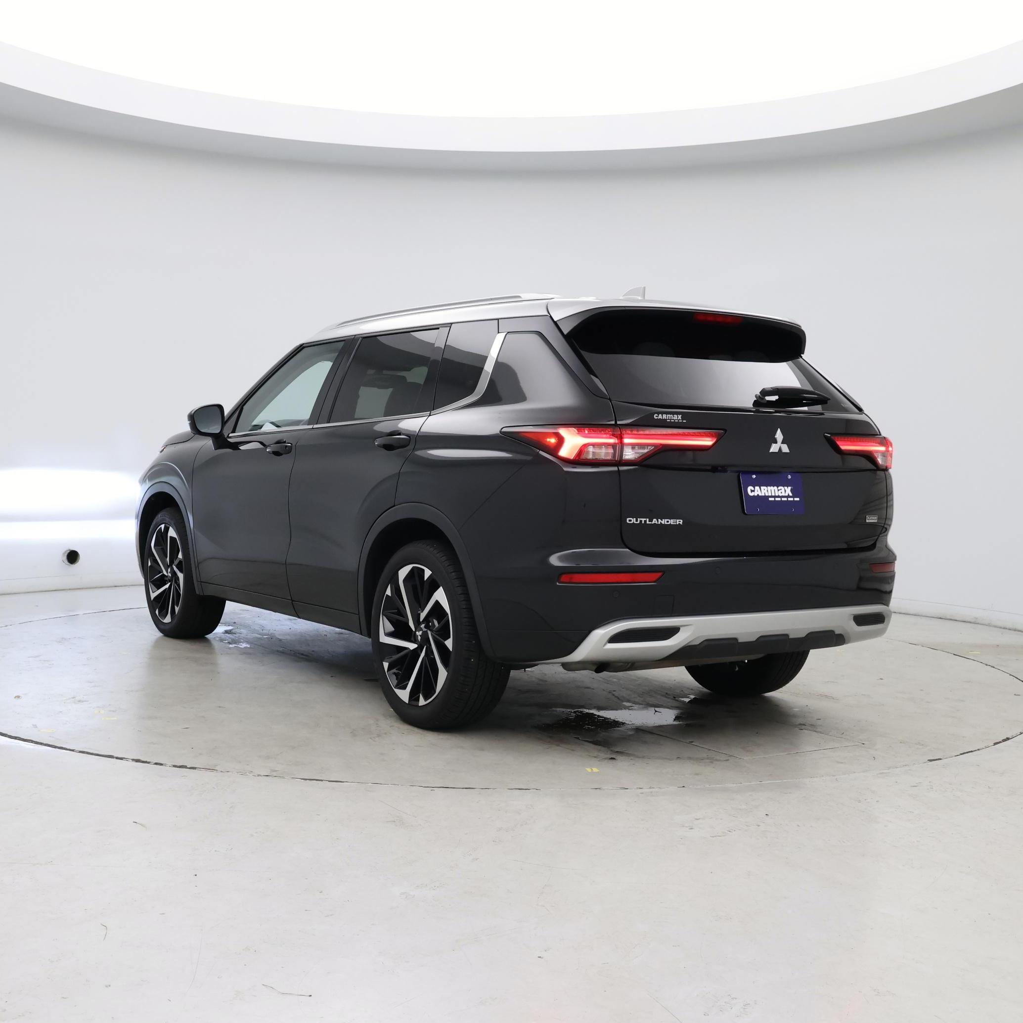 Thumbnail: 2024 Mitsubishi Outlander - 2