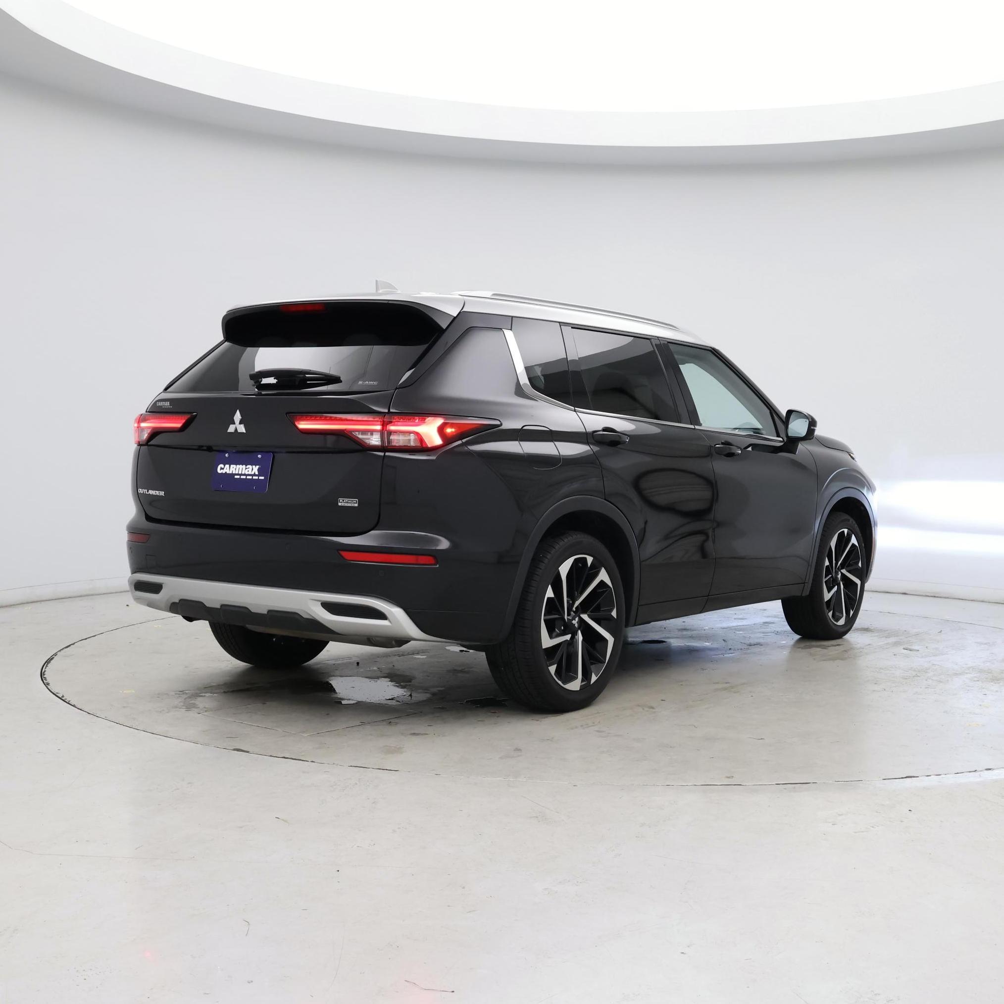 Thumbnail: 2024 Mitsubishi Outlander - 8