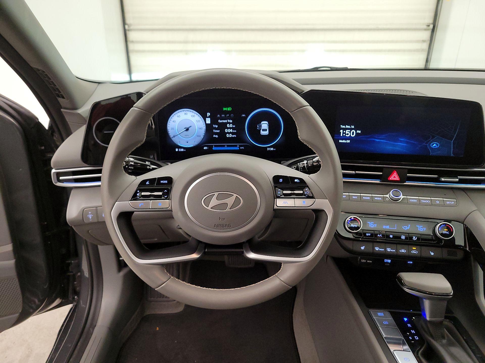 Thumbnail: 2025 Hyundai Elantra - 10