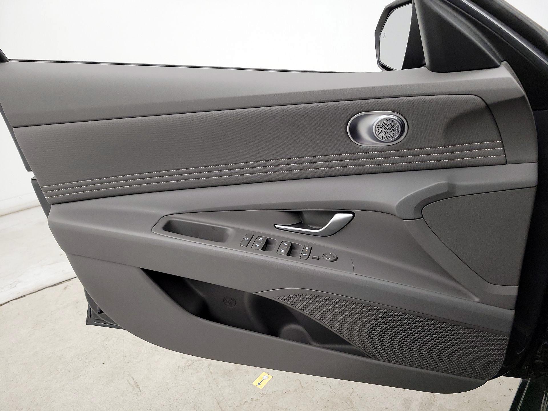 Thumbnail: 2025 Hyundai Elantra - 12