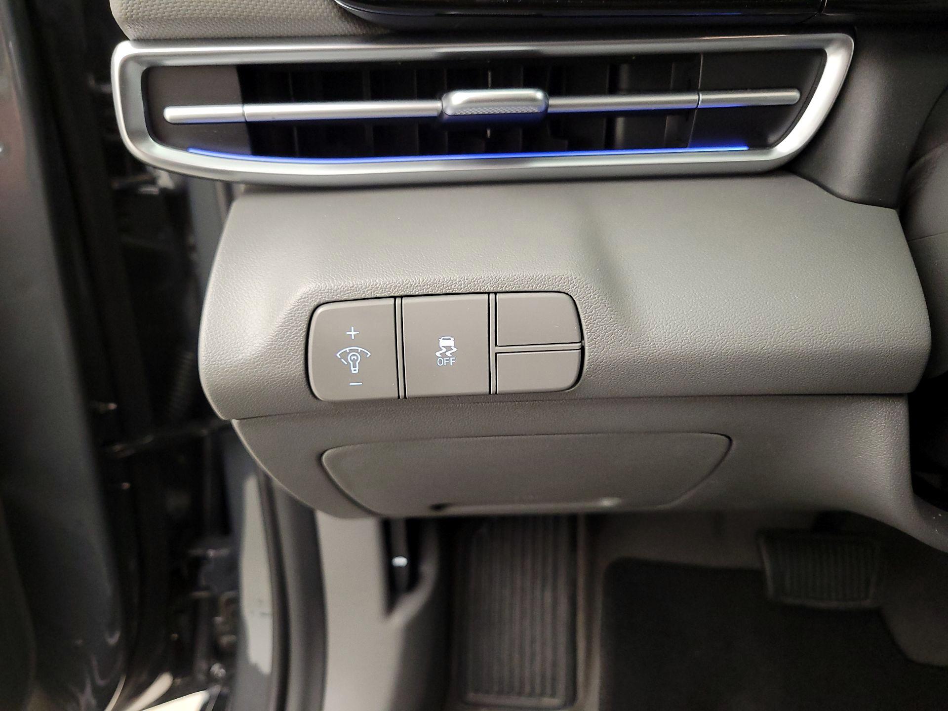 Thumbnail: 2025 Hyundai Elantra - 13