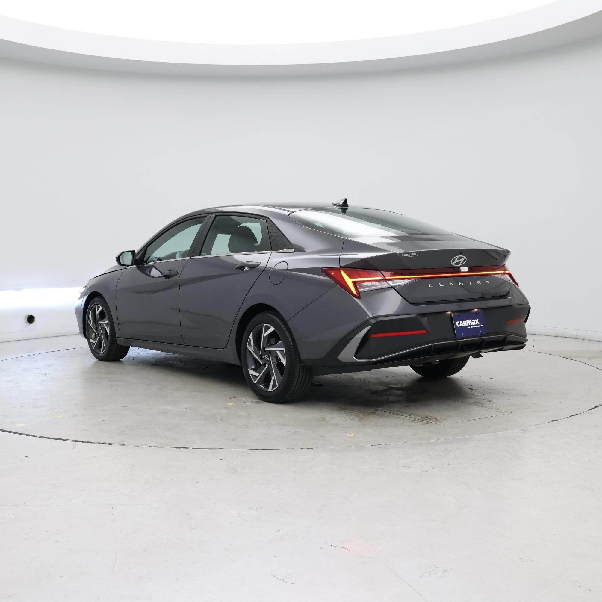 Thumbnail: 2025 Hyundai Elantra - 2