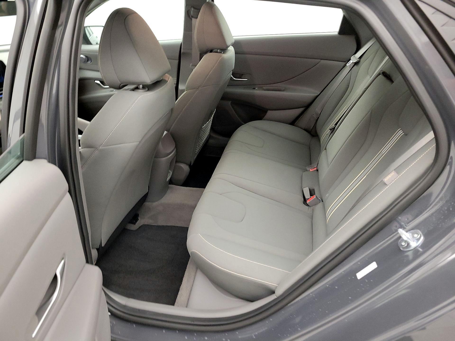 Thumbnail: 2025 Hyundai Elantra - 20