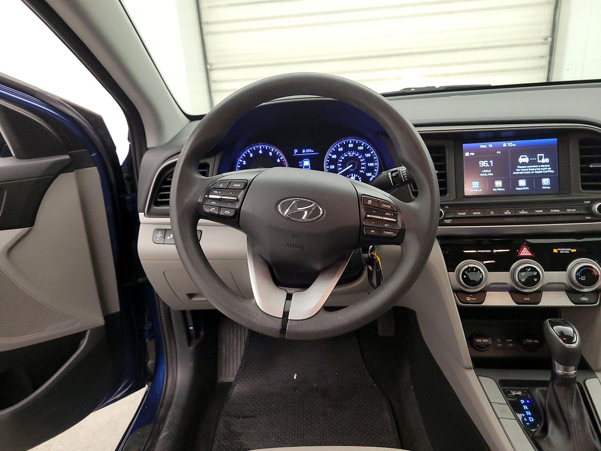 Thumbnail: 2019 Hyundai Elantra - 10