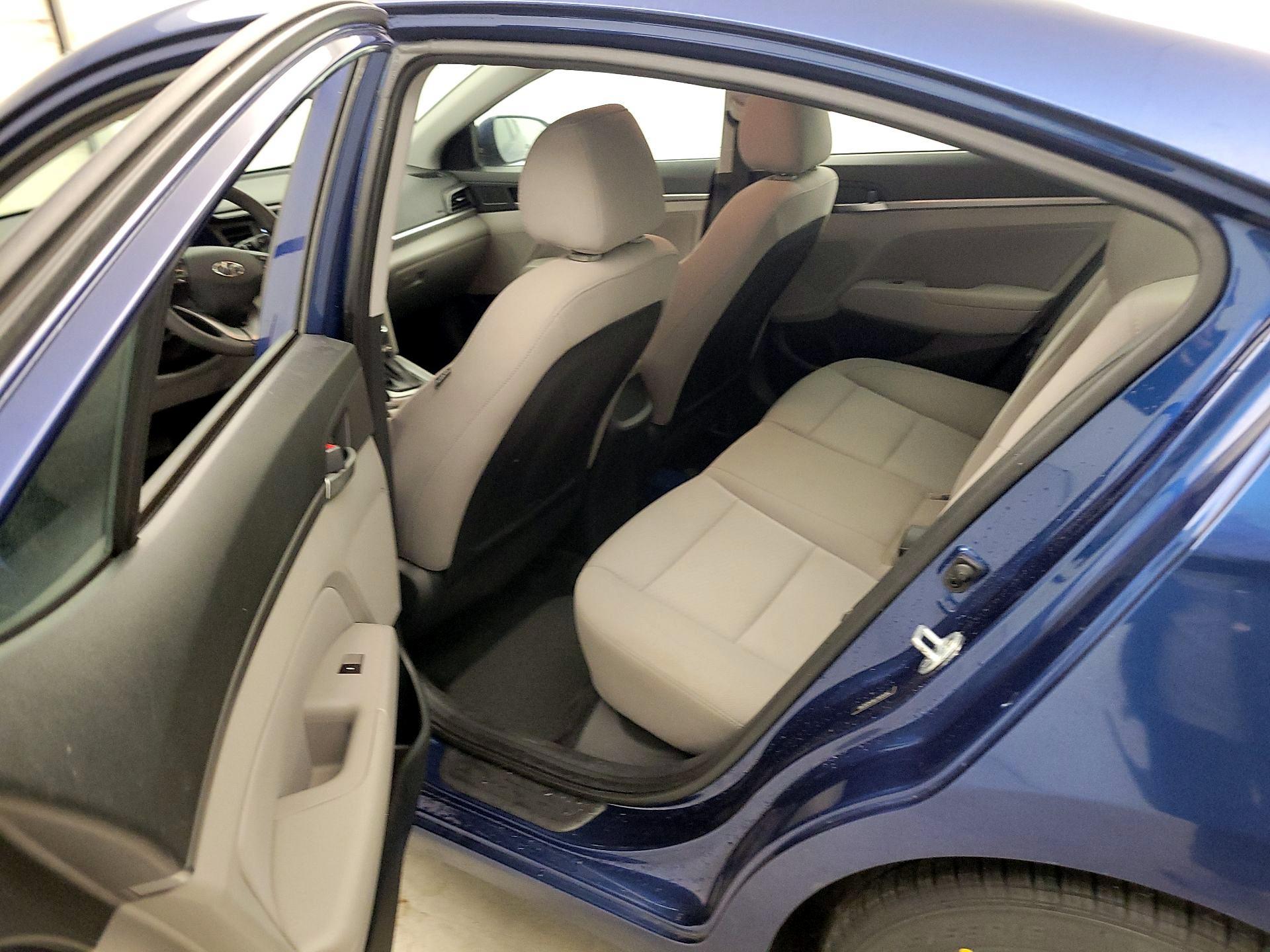 Thumbnail: 2019 Hyundai Elantra - 19