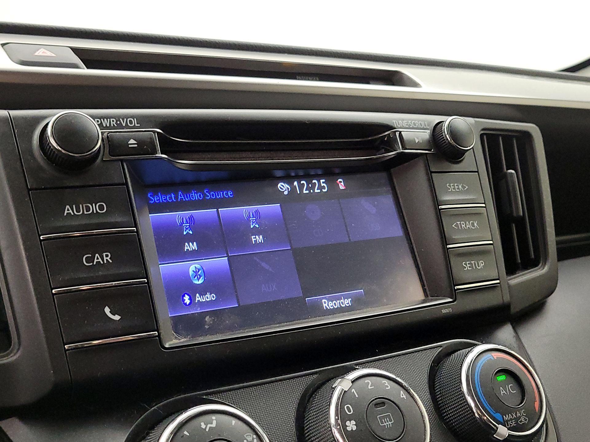 Thumbnail: 2016 Toyota RAV4 - 15