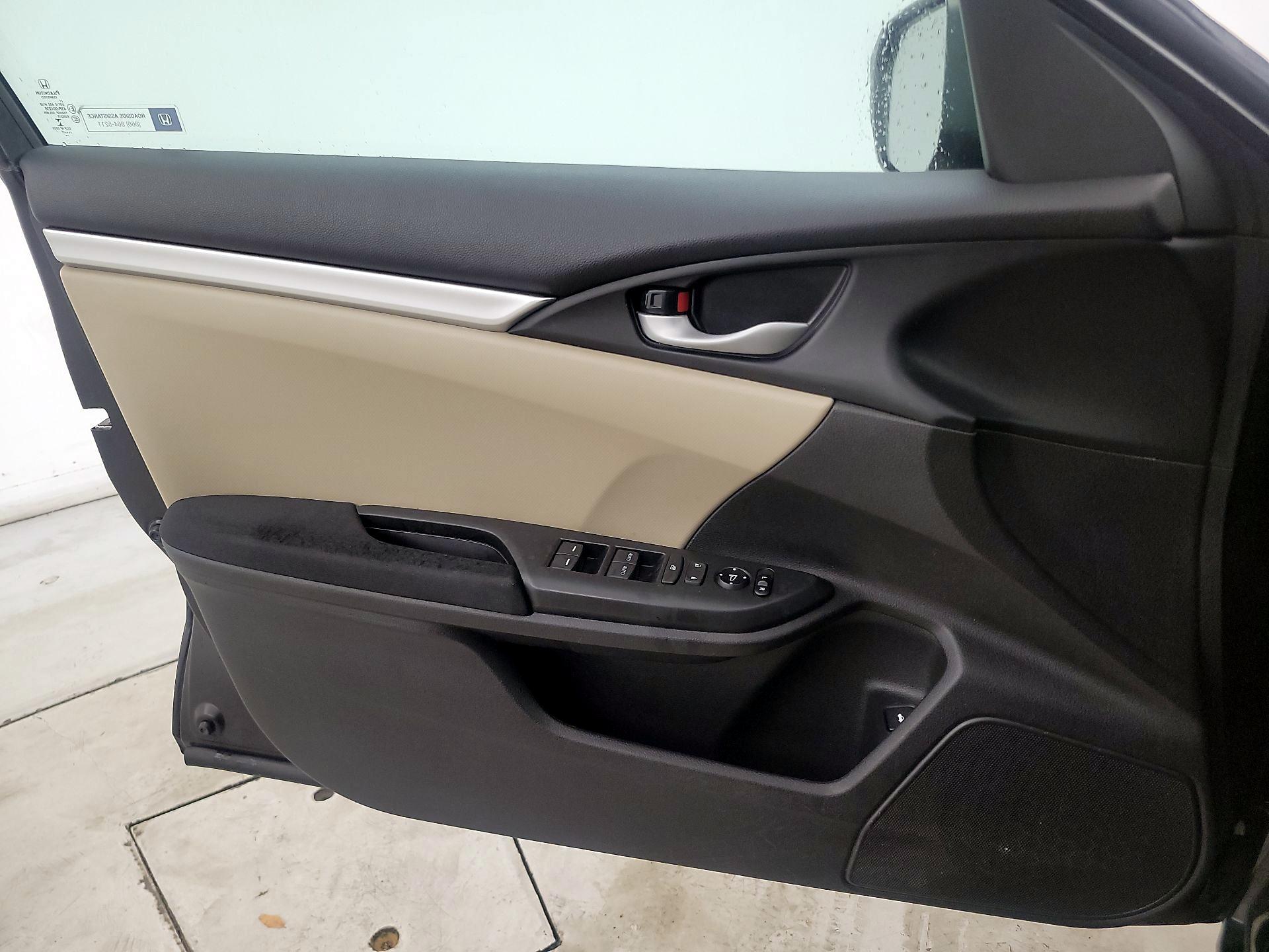 Thumbnail: 2017 Honda Civic - 12