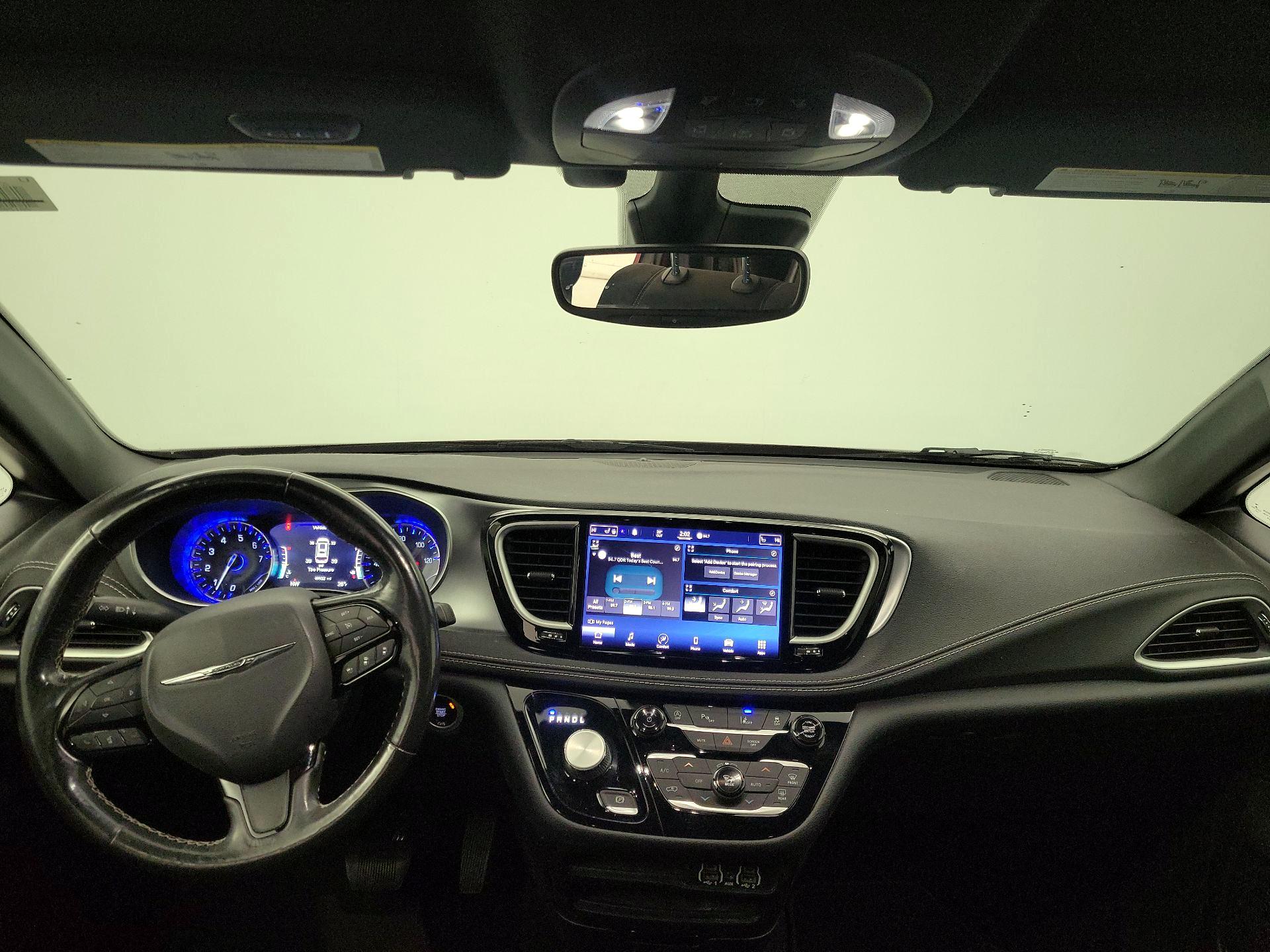 Thumbnail: 2021 Chrysler Pacifica - 9