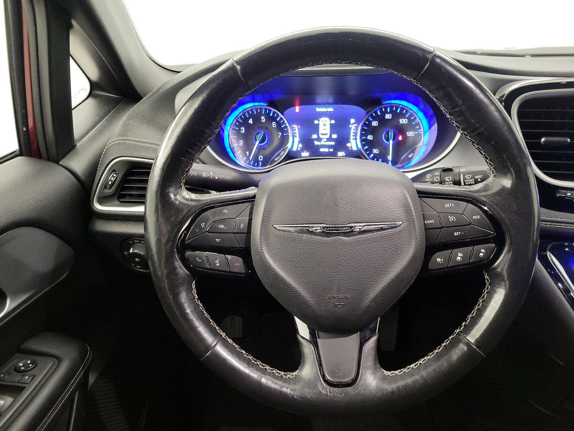 Thumbnail: 2021 Chrysler Pacifica - 10