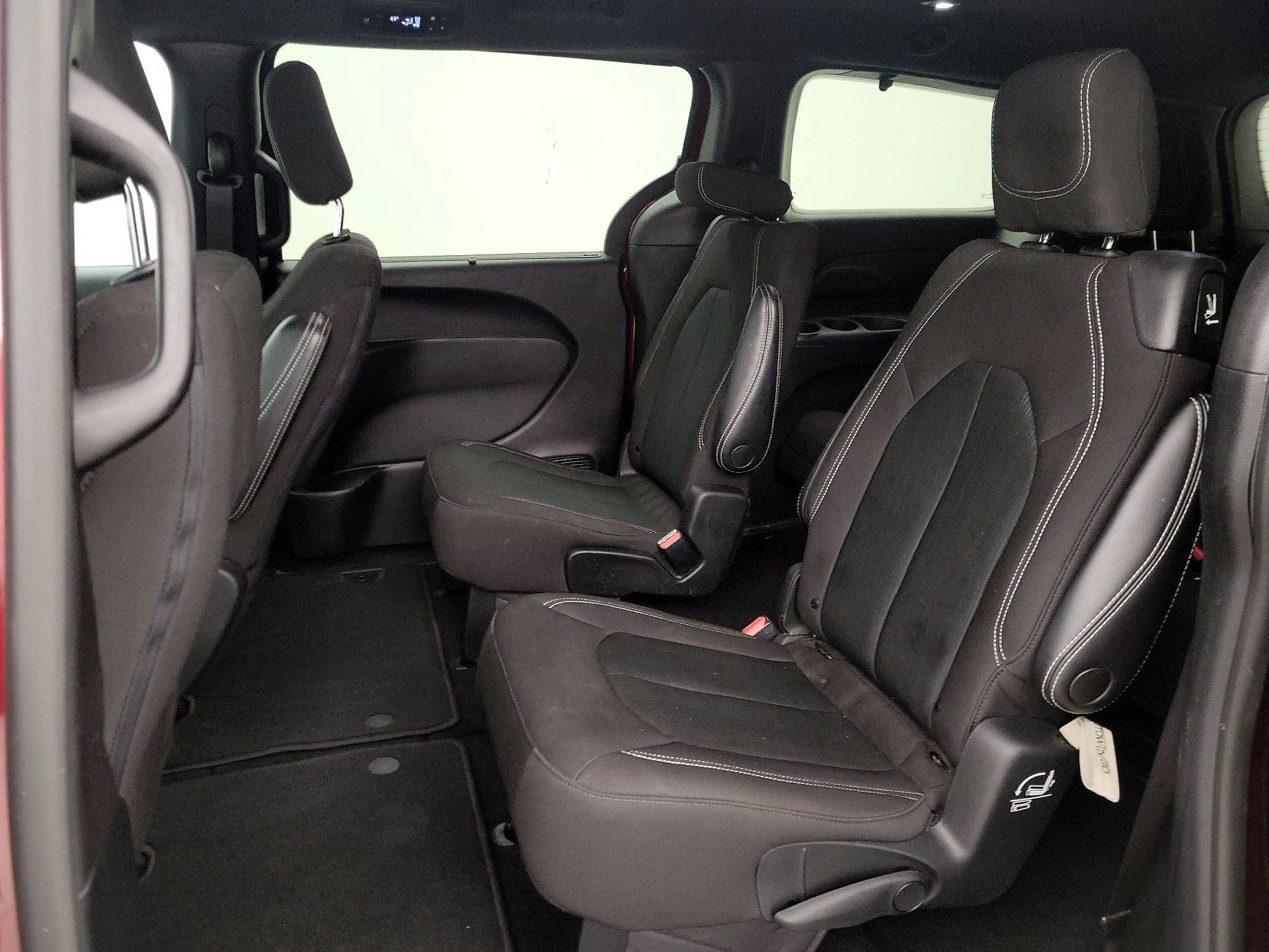 Thumbnail: 2021 Chrysler Pacifica - 19