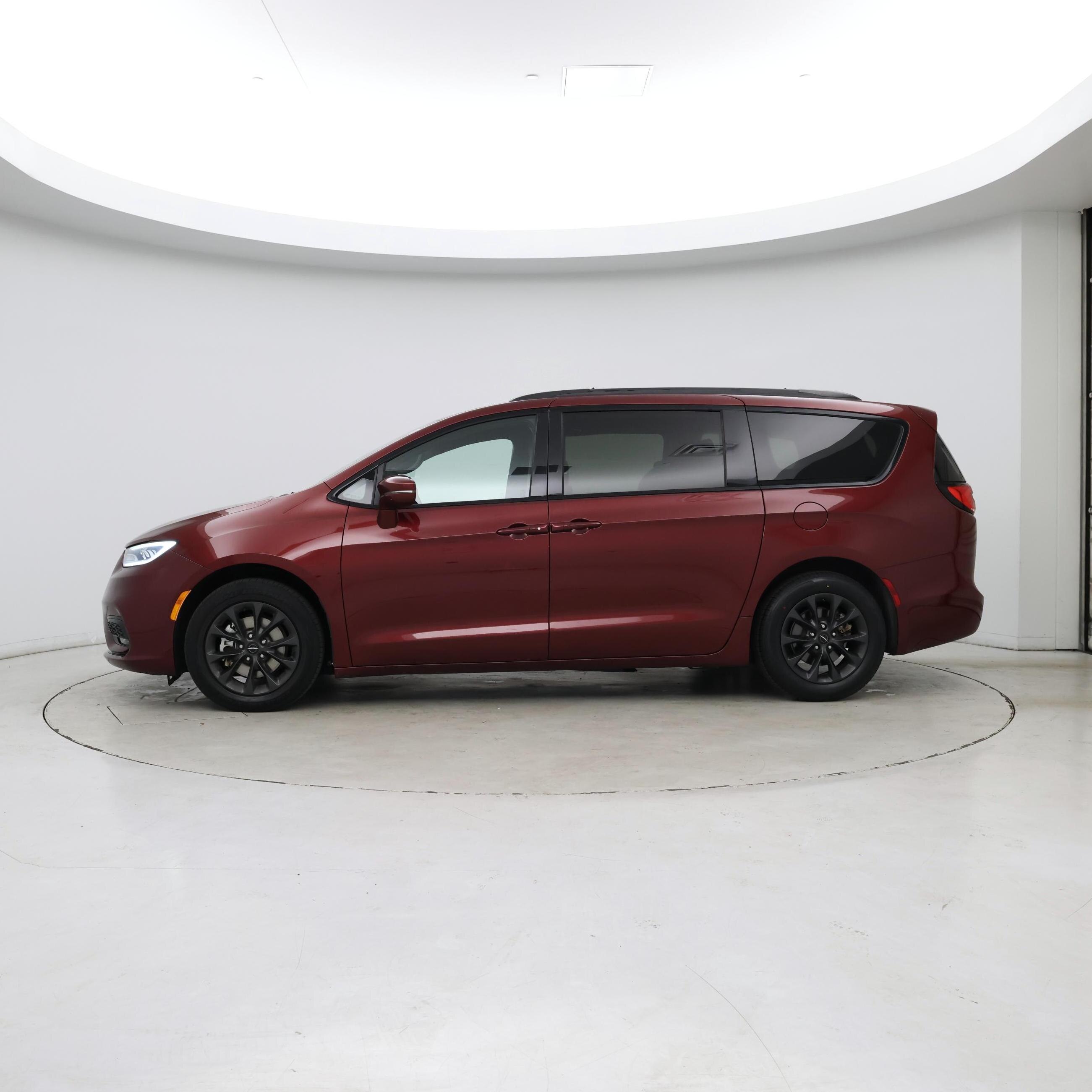 Thumbnail: 2021 Chrysler Pacifica - 3