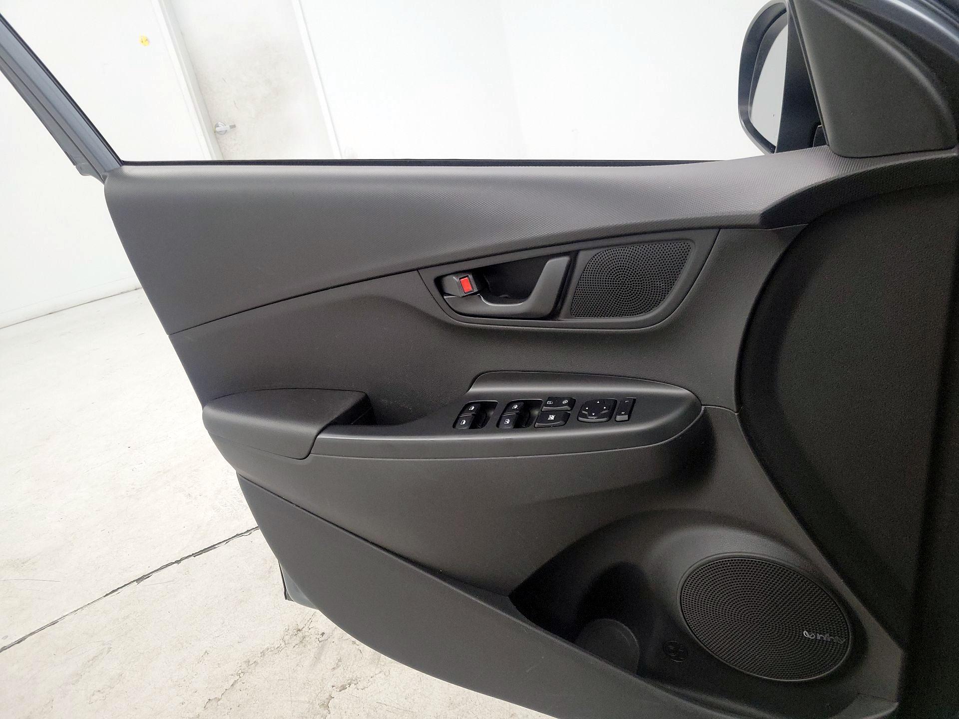 Thumbnail: 2020 Hyundai Kona - 12