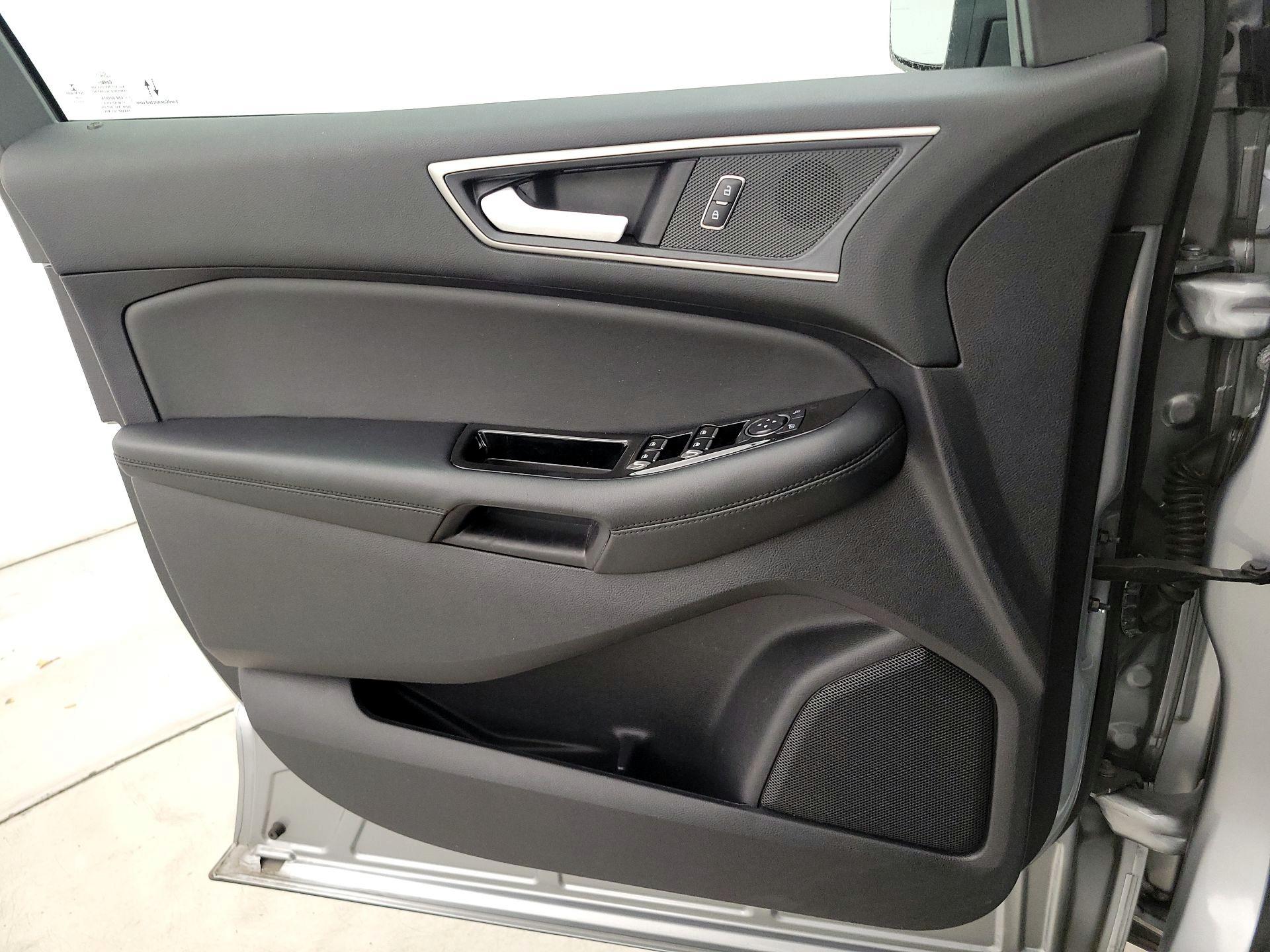 Thumbnail: 2020 Ford Edge - 12