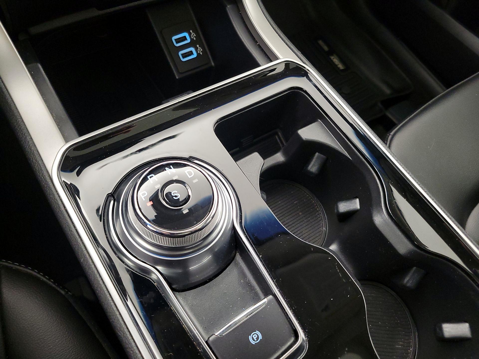 Thumbnail: 2020 Ford Edge - 18