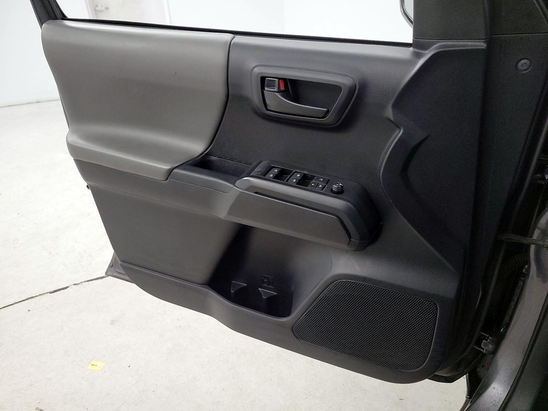 Thumbnail: 2021 Toyota Tacoma - 12