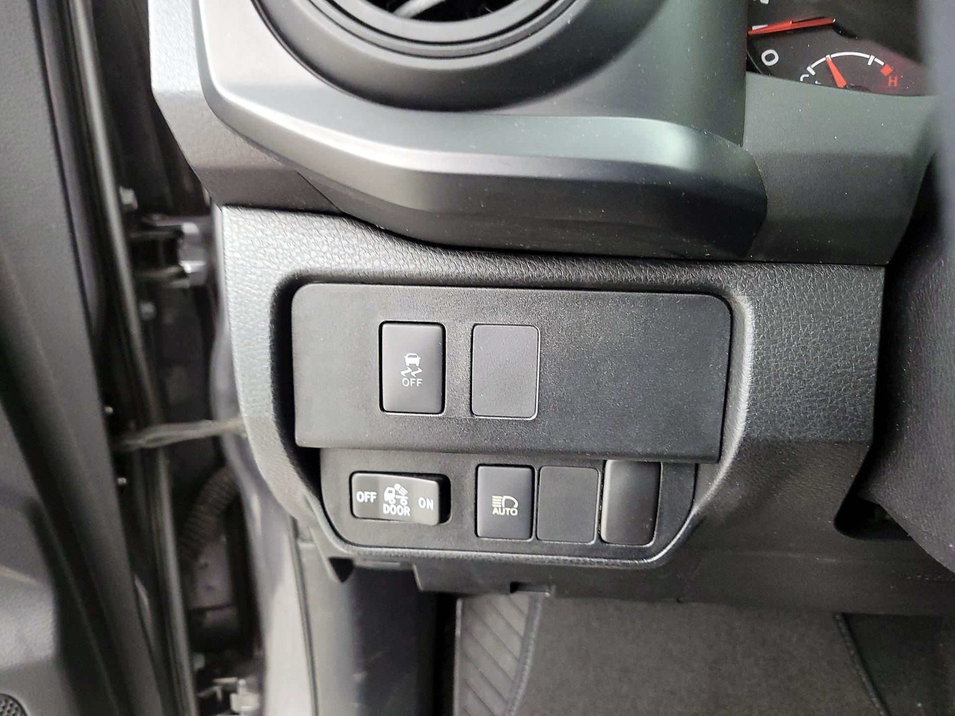 Thumbnail: 2021 Toyota Tacoma - 13