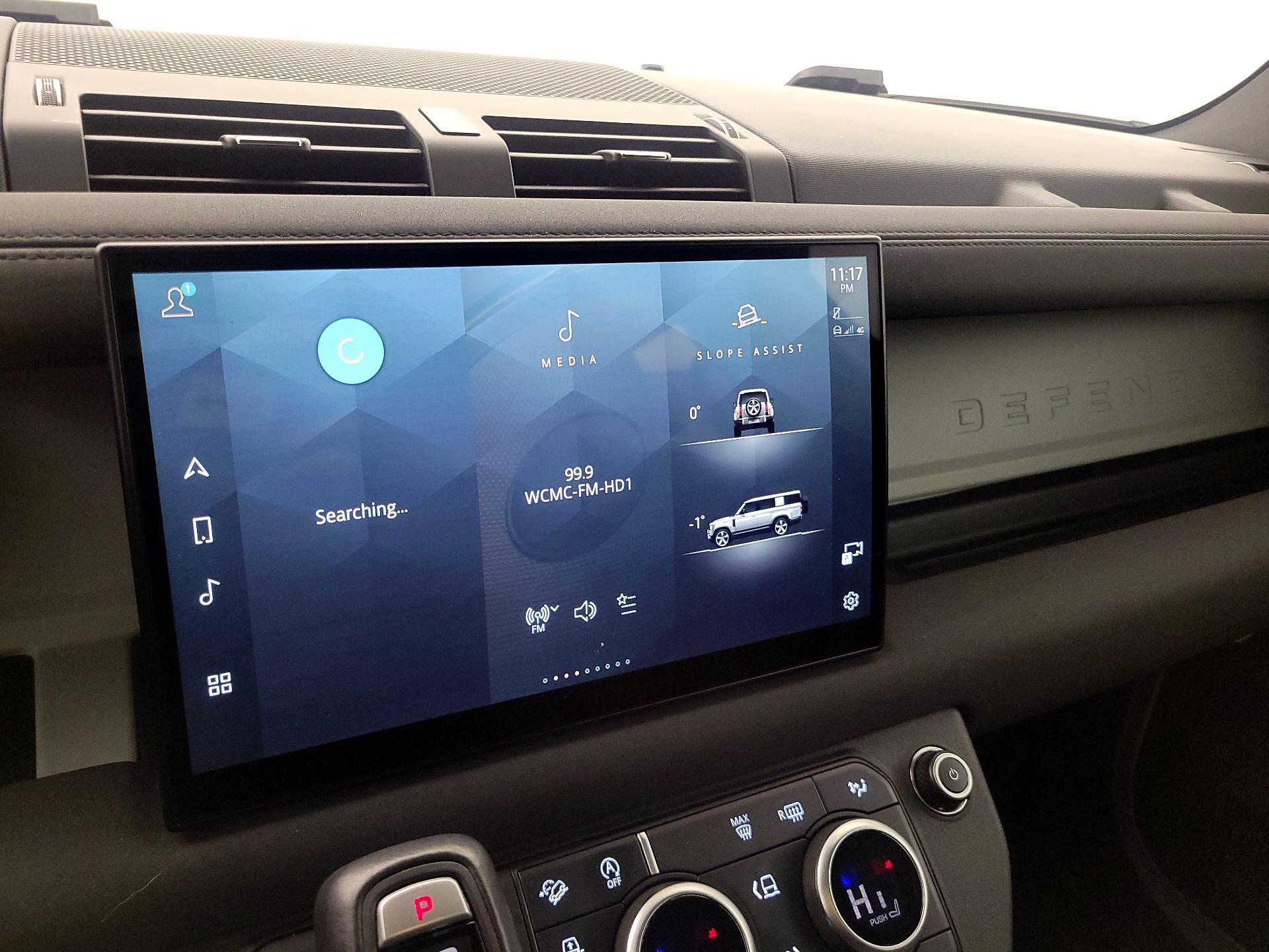 Thumbnail: 2023 Land Rover Defender - 15