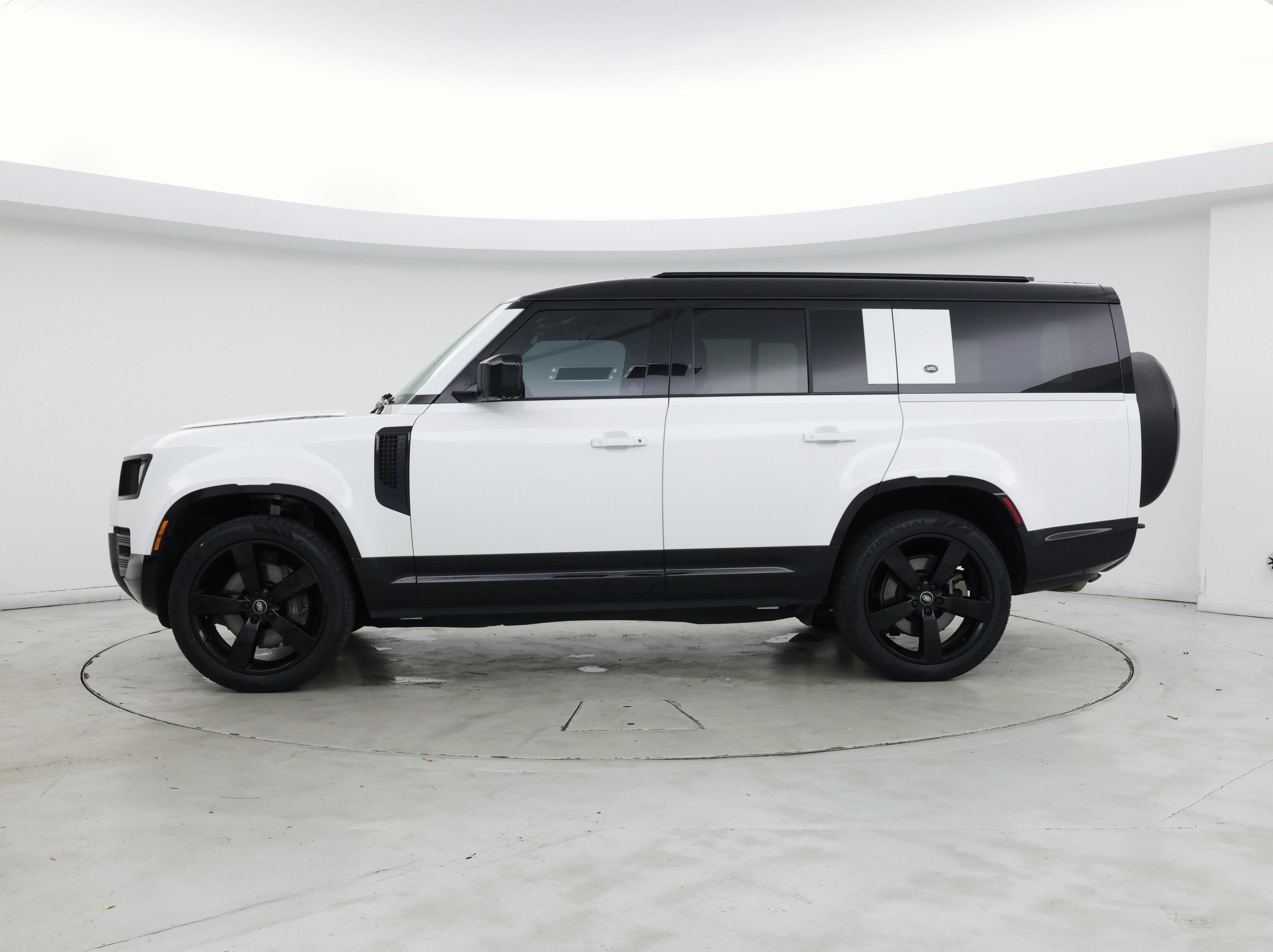 Thumbnail: 2023 Land Rover Defender - 3