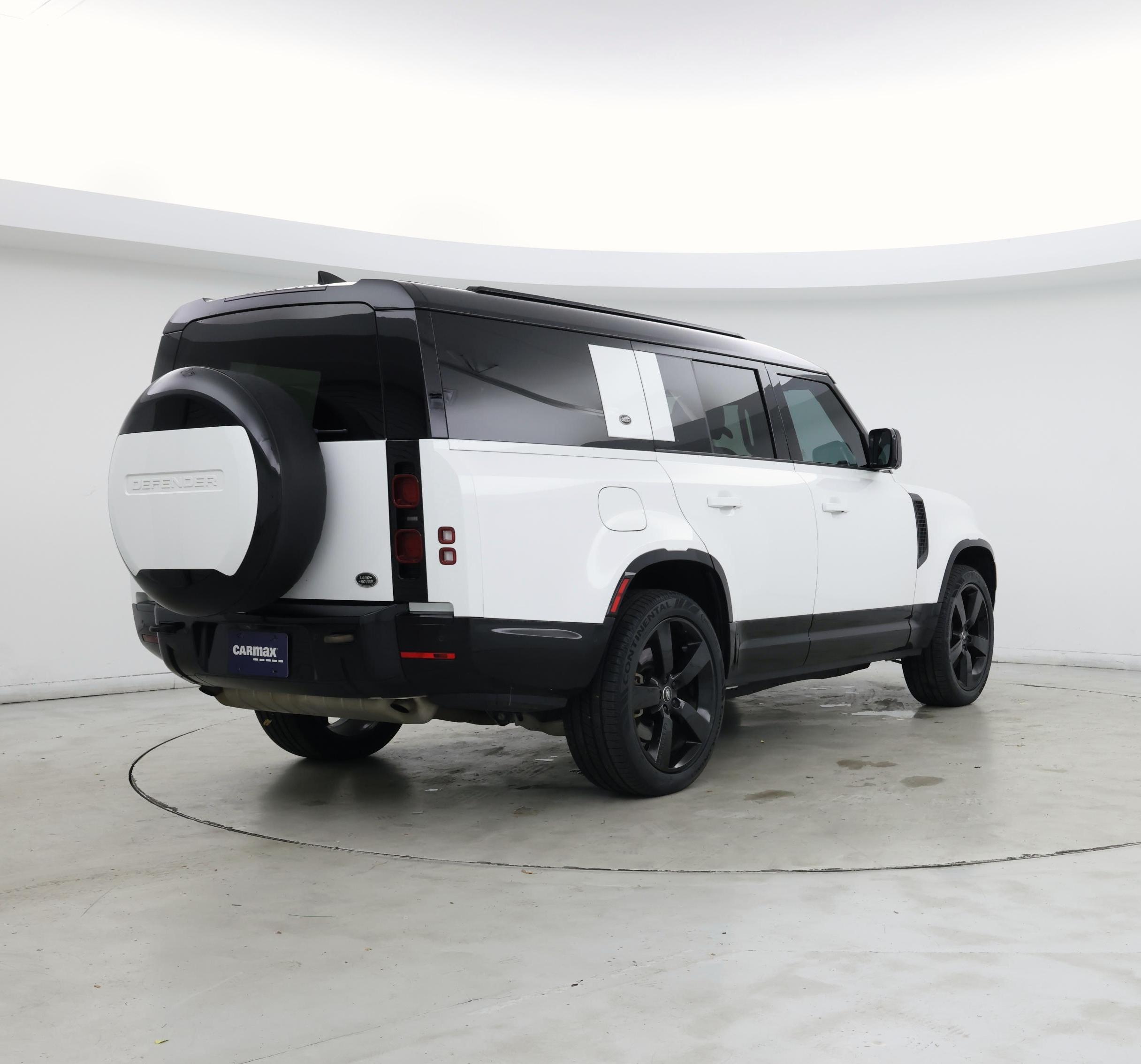 Thumbnail: 2023 Land Rover Defender - 8