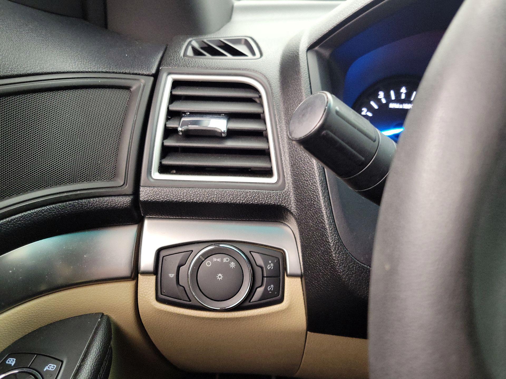 Thumbnail: 2016 Ford Explorer - 13