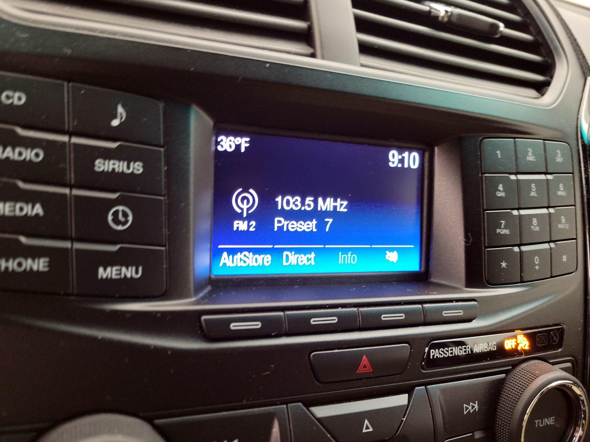 Thumbnail: 2016 Ford Explorer - 15