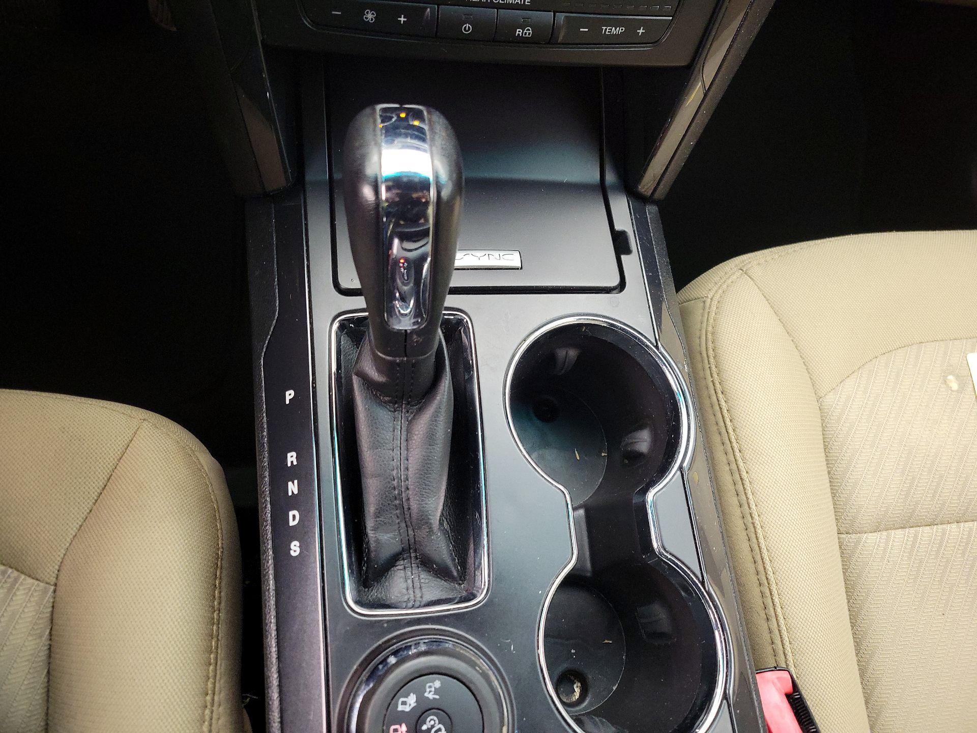 Thumbnail: 2016 Ford Explorer - 17