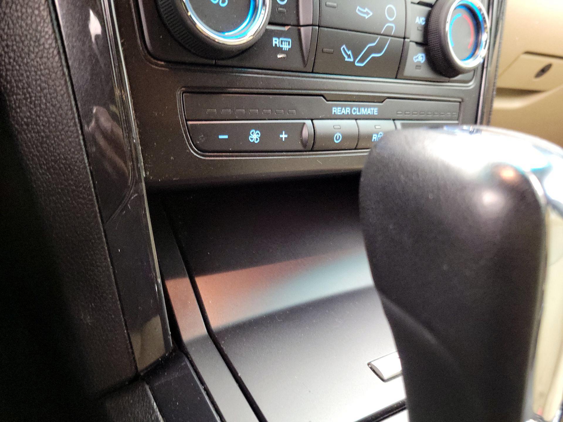 Thumbnail: 2016 Ford Explorer - 18