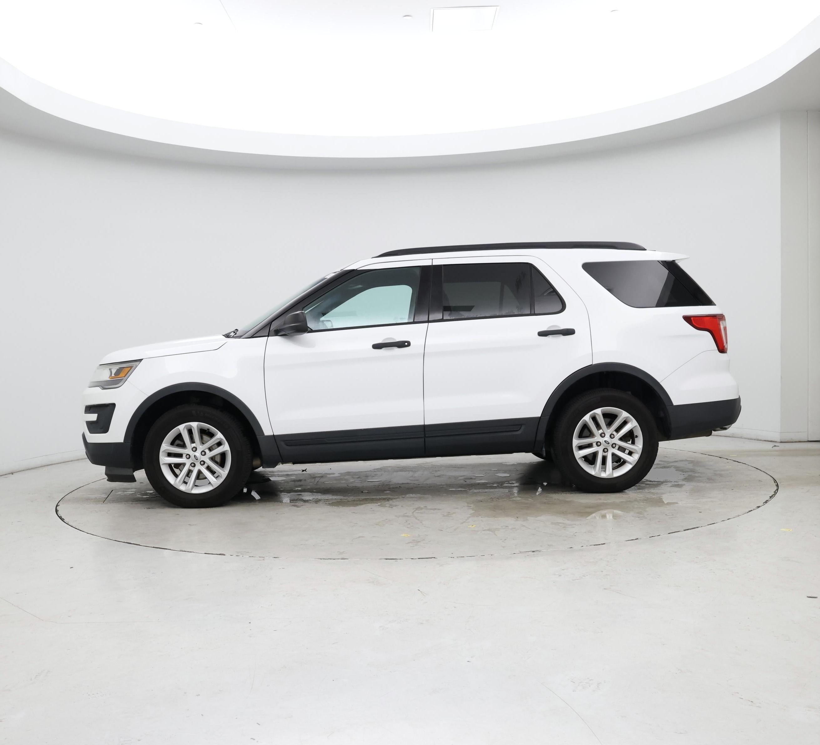 Thumbnail: 2016 Ford Explorer - 3