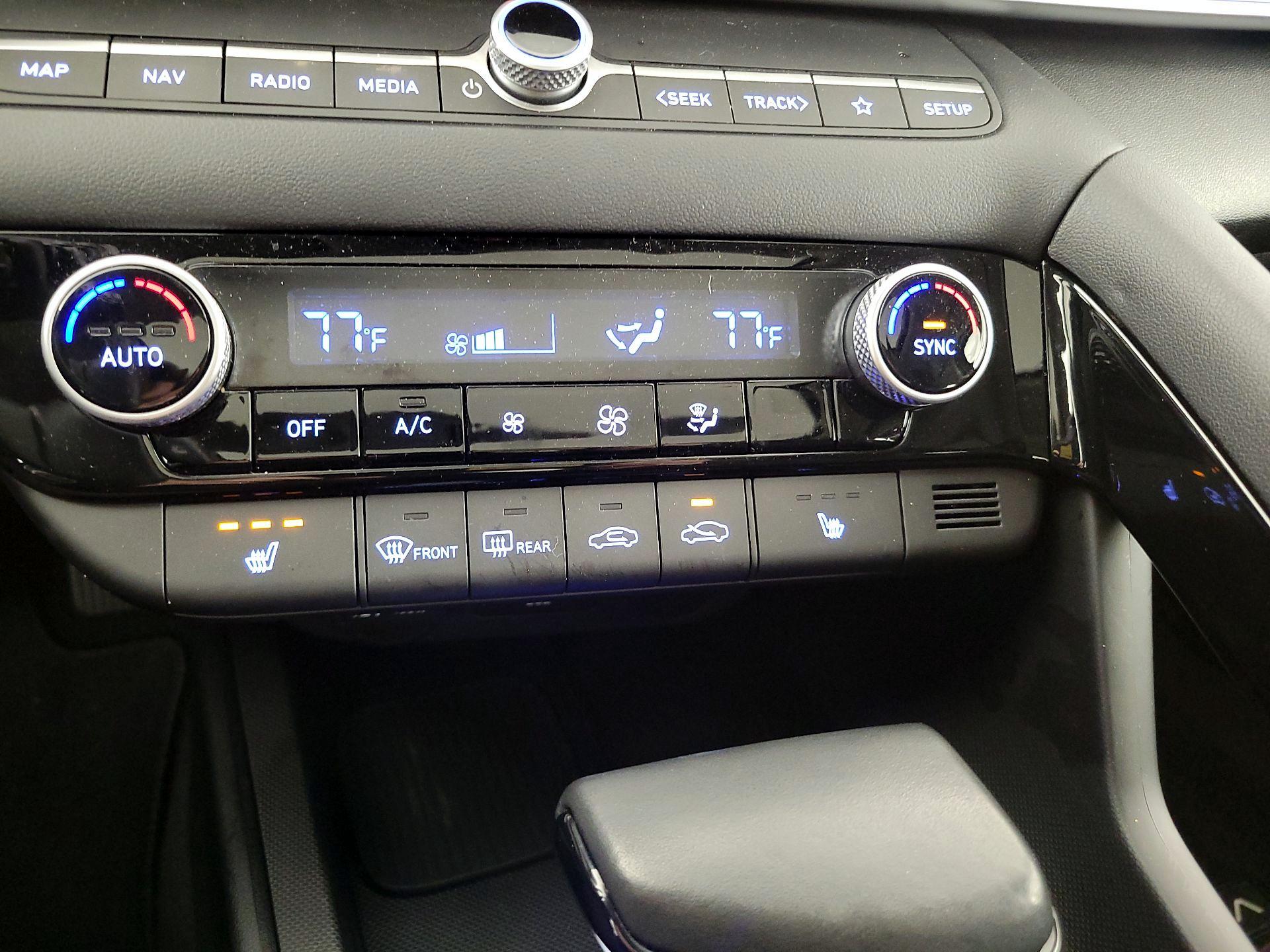 Thumbnail: 2024 Hyundai Elantra - 17