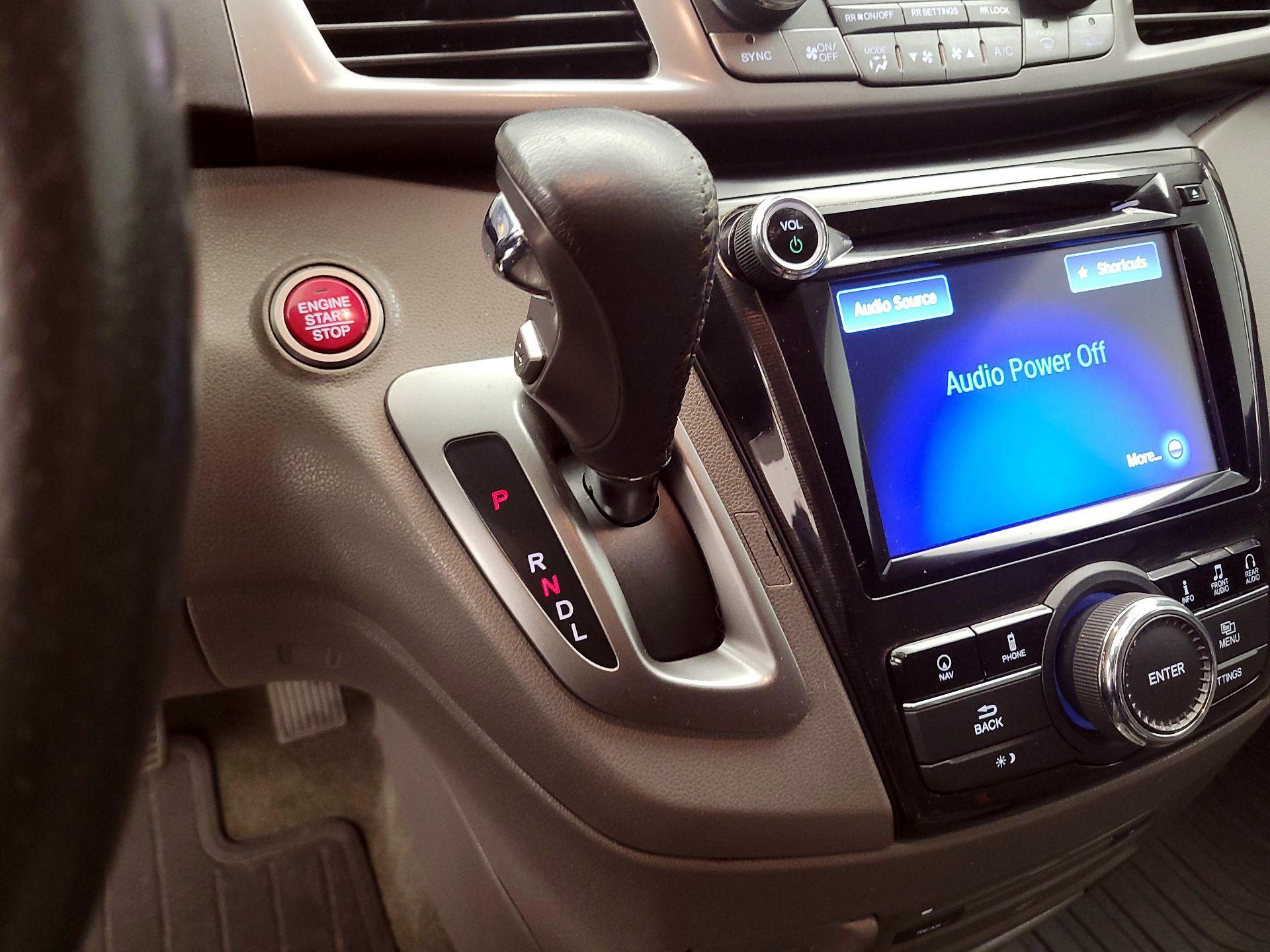 Thumbnail: 2015 Honda Odyssey - 17