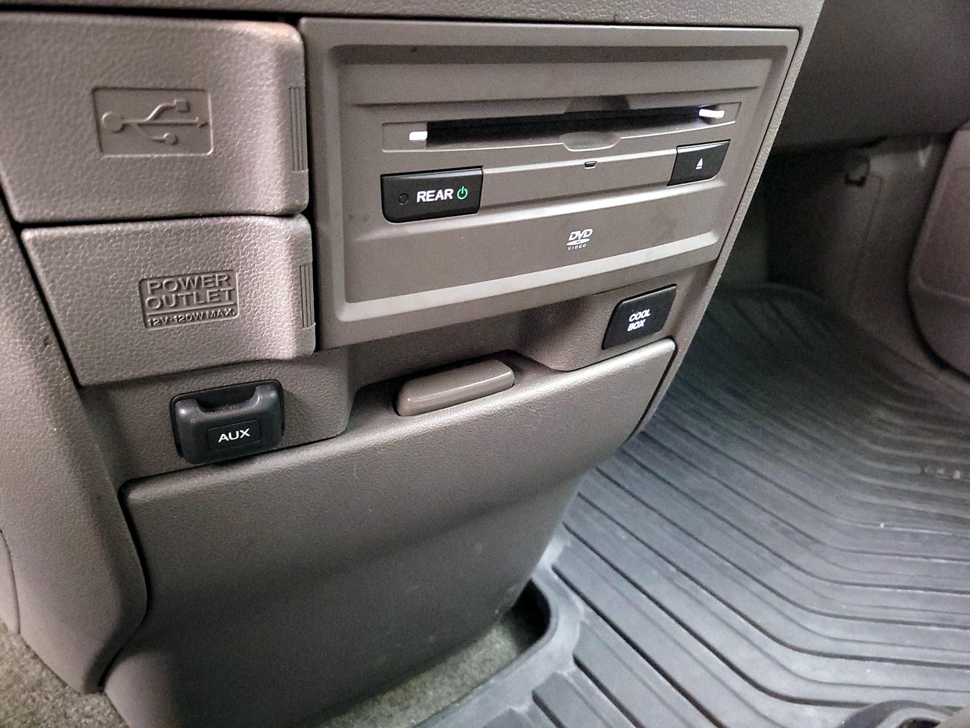 Thumbnail: 2015 Honda Odyssey - 18