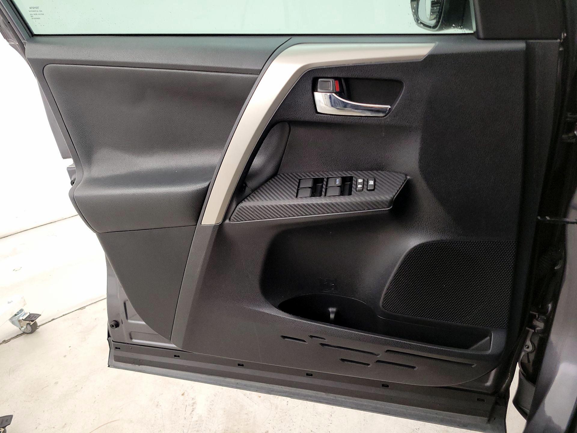 Thumbnail: 2014 Toyota RAV4 - 12