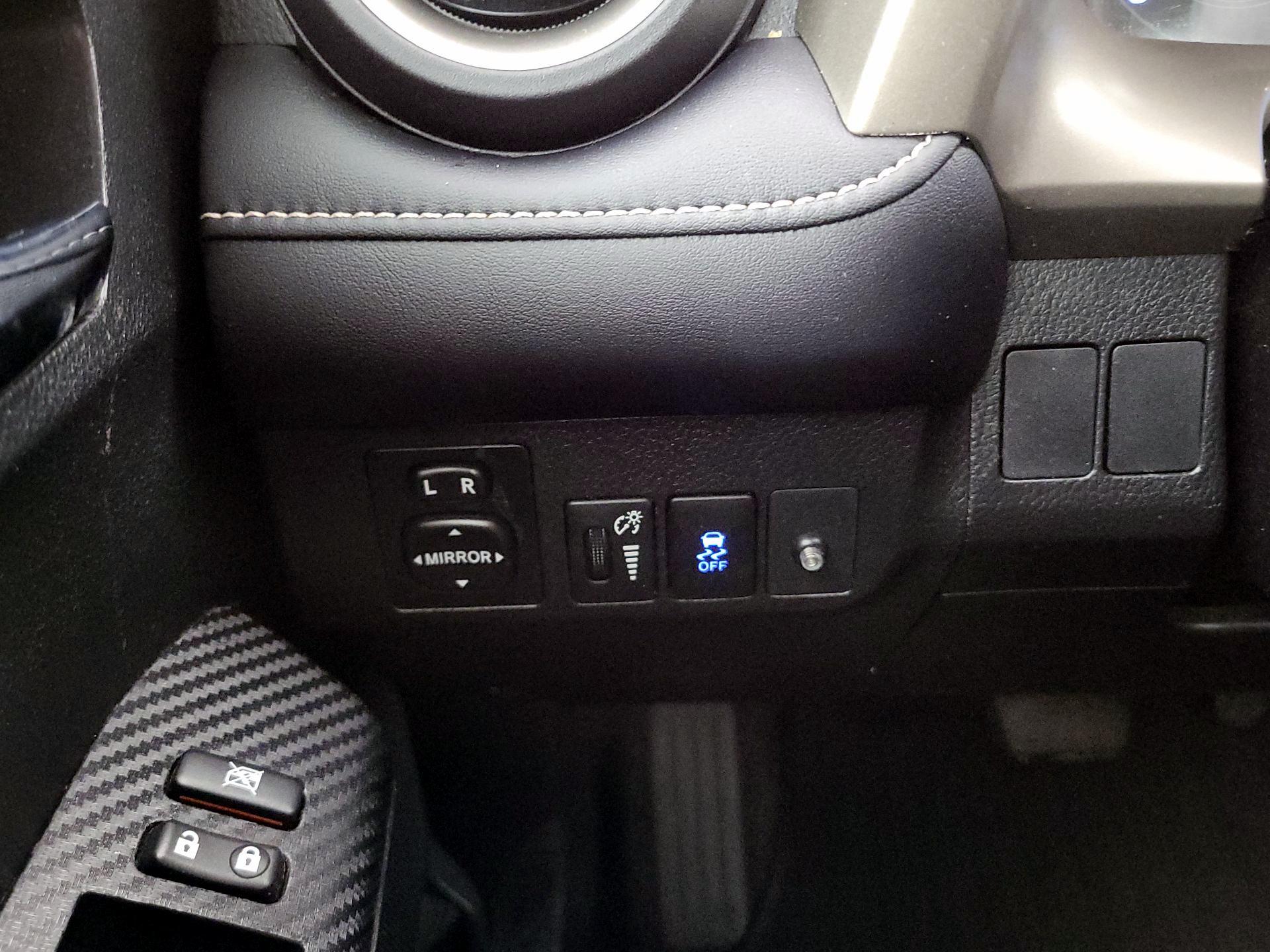 Thumbnail: 2014 Toyota RAV4 - 13