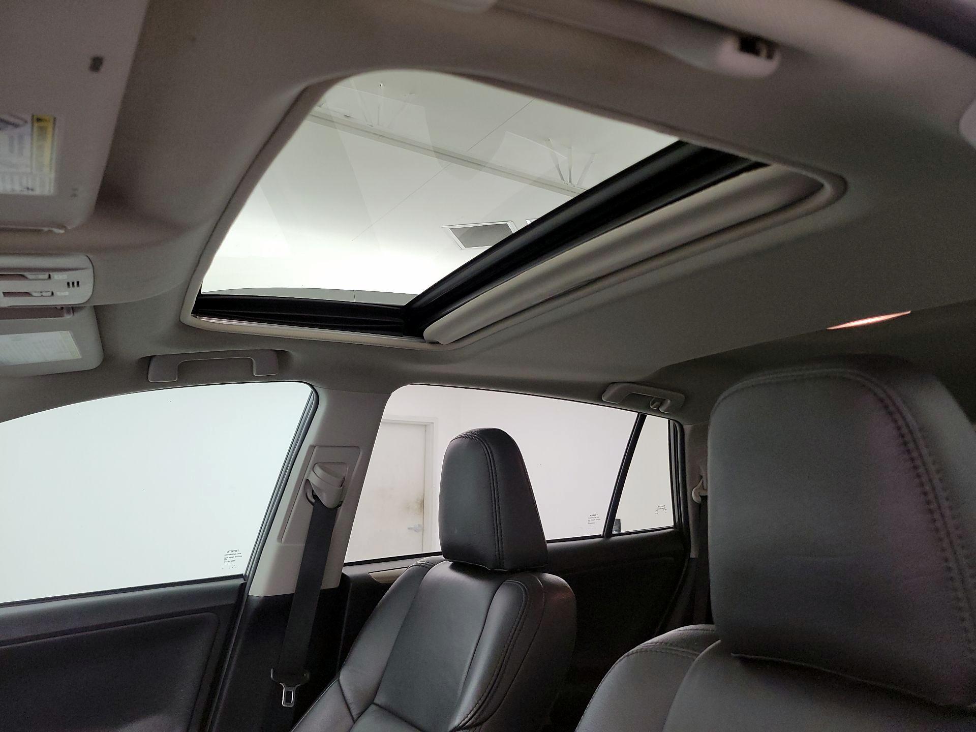 Thumbnail: 2014 Toyota RAV4 - 19