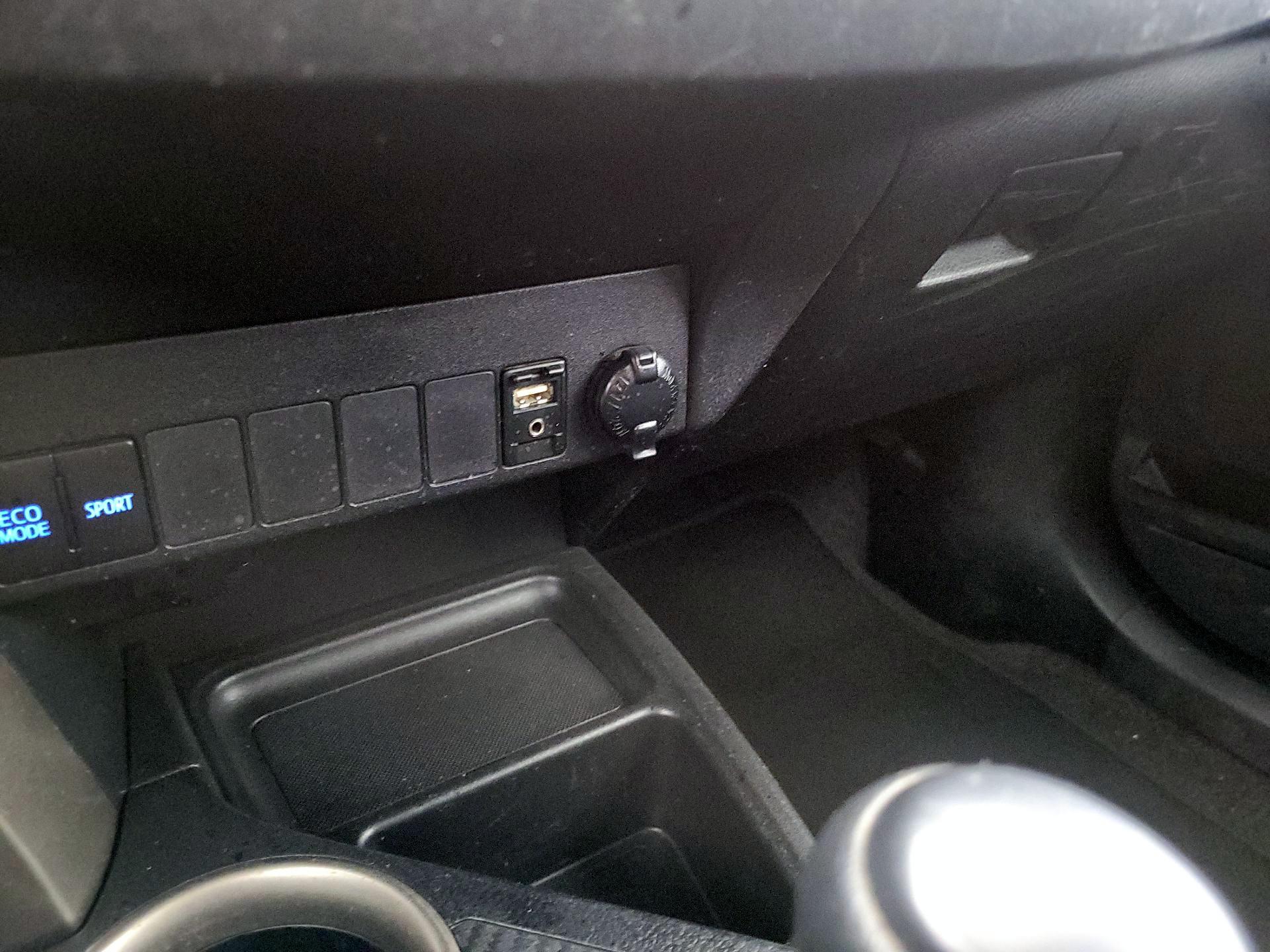 Thumbnail: 2014 Toyota RAV4 - 18