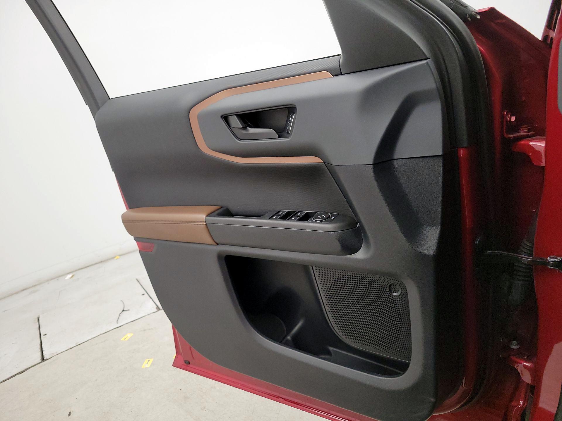 Thumbnail: 2021 Ford Bronco Sport - 12