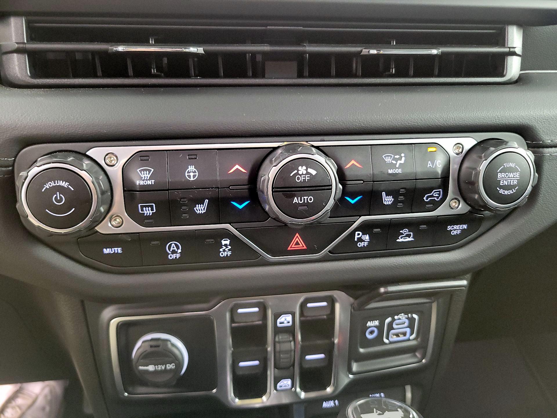 Thumbnail: 2024 Jeep Wrangler - 17