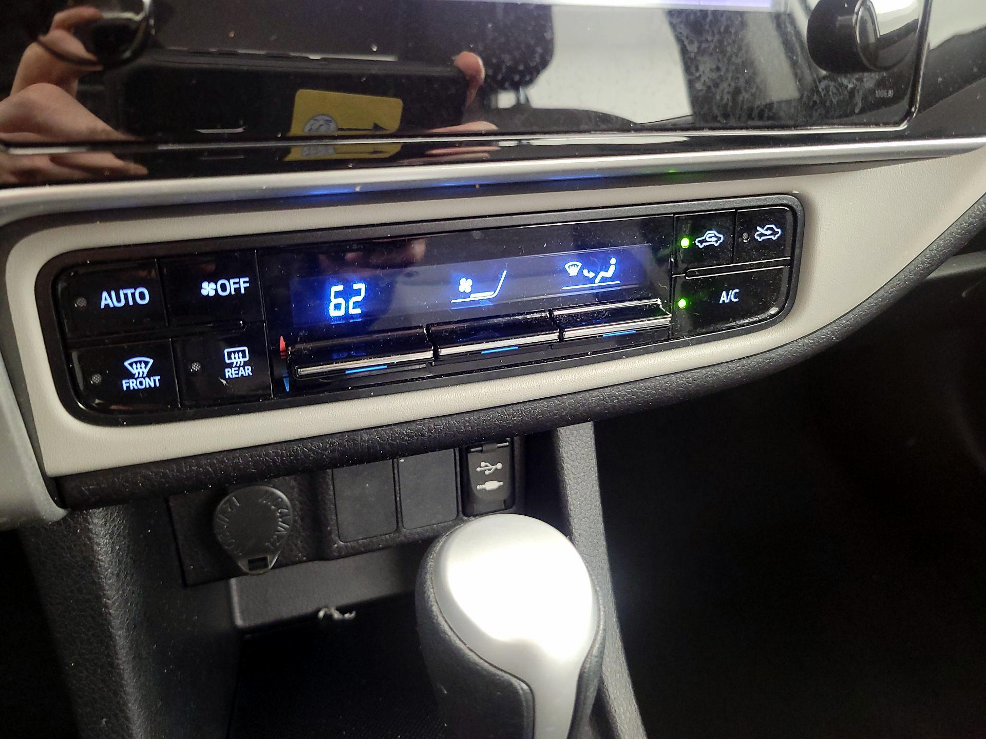 Thumbnail: 2019 Toyota Corolla - 16