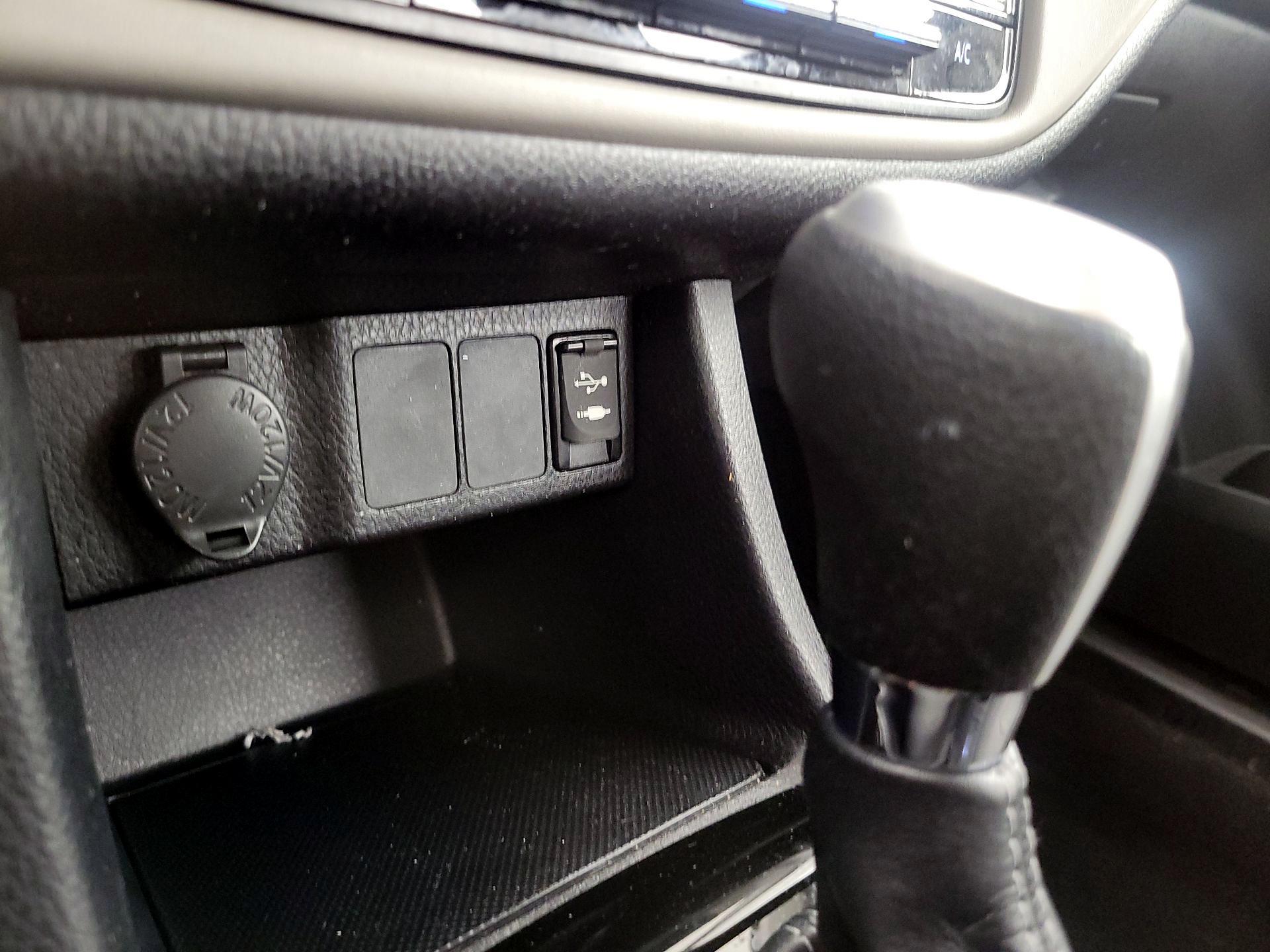 Thumbnail: 2019 Toyota Corolla - 18