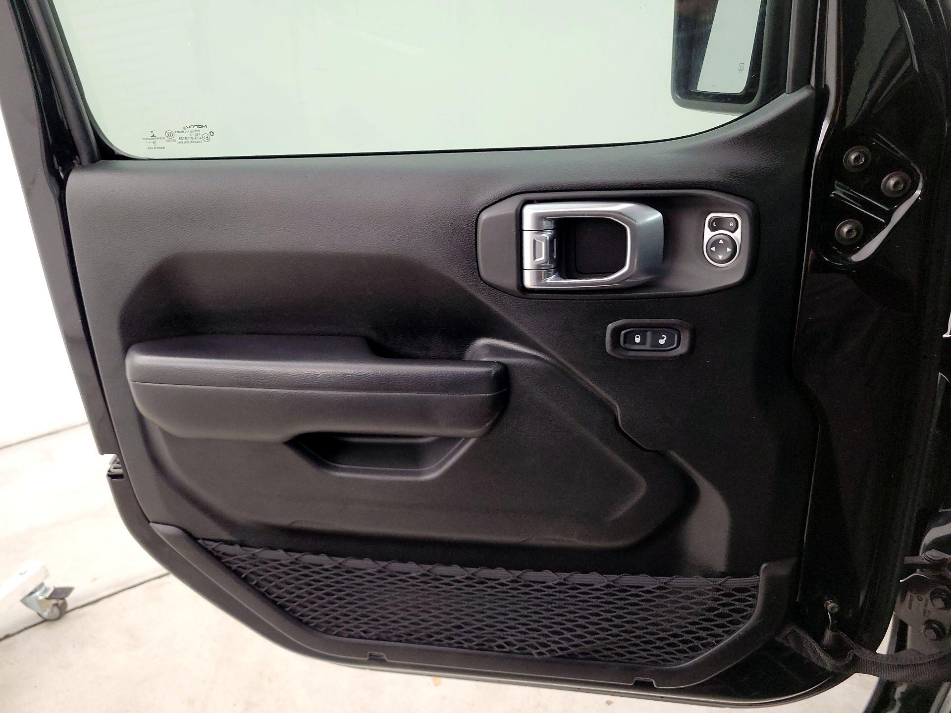 Thumbnail: 2020 Jeep Gladiator - 12