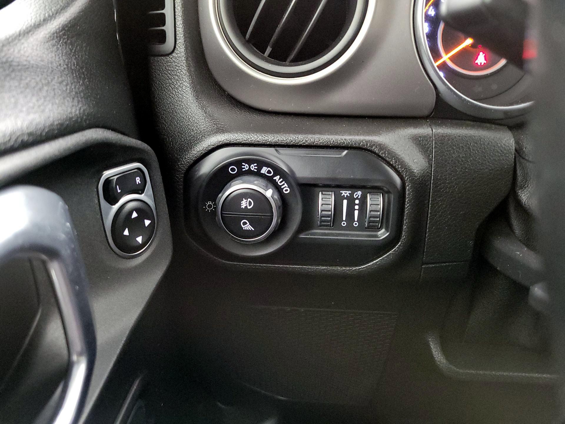 Thumbnail: 2020 Jeep Gladiator - 13