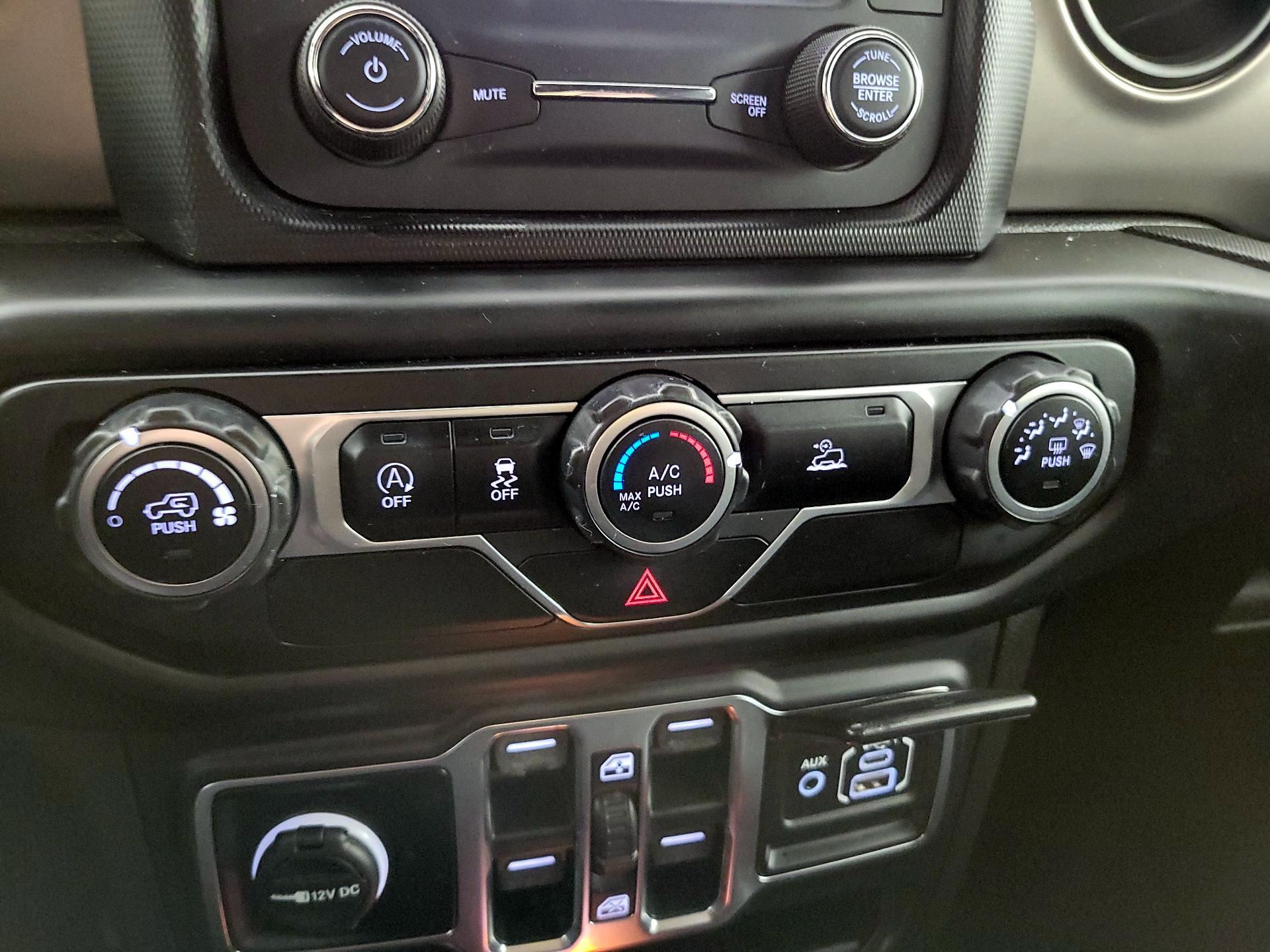 Thumbnail: 2020 Jeep Gladiator - 16