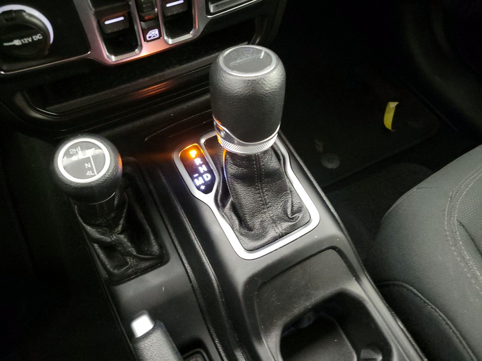 Thumbnail: 2020 Jeep Gladiator - 17